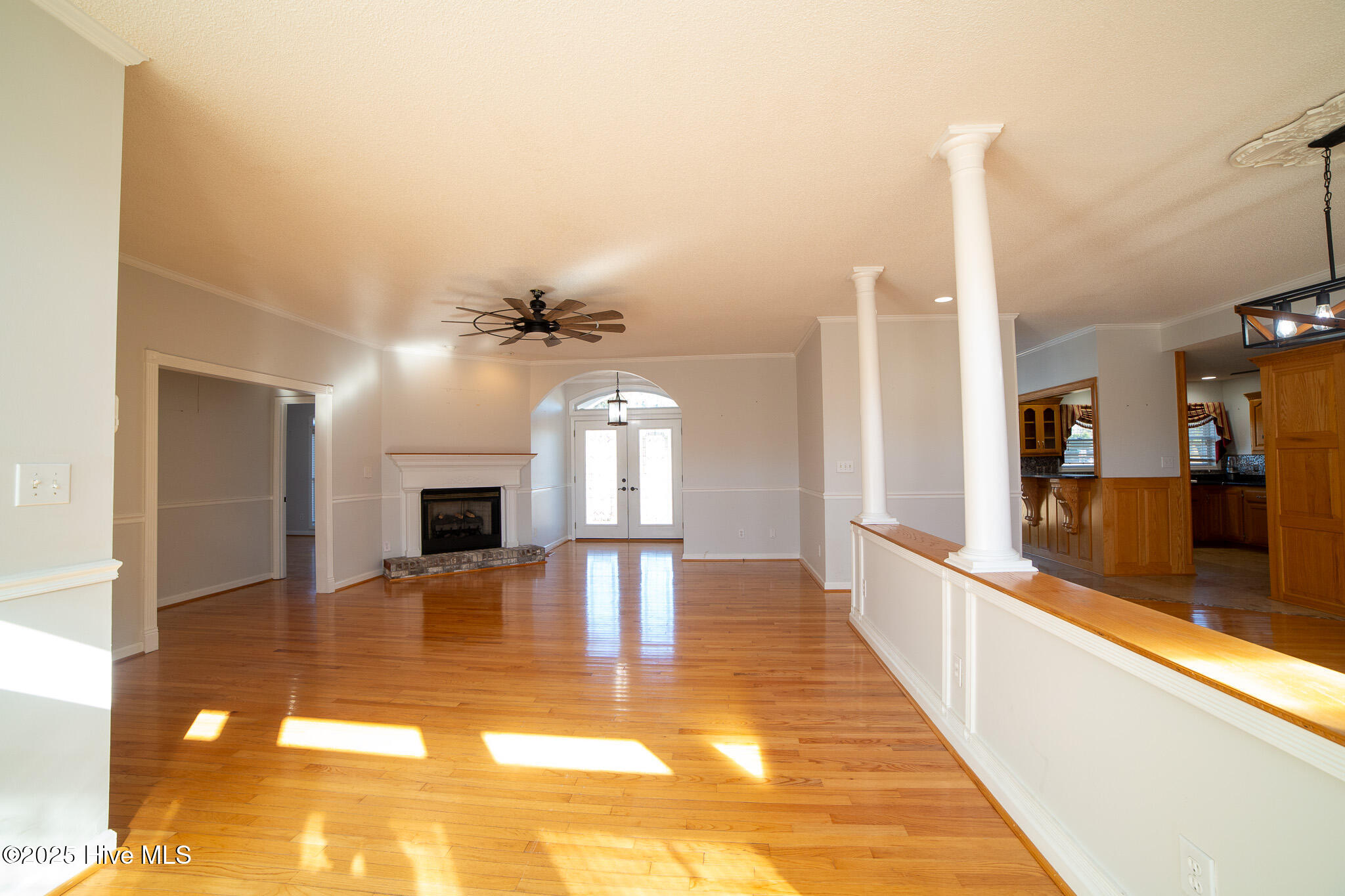 100546342 | Photo 51