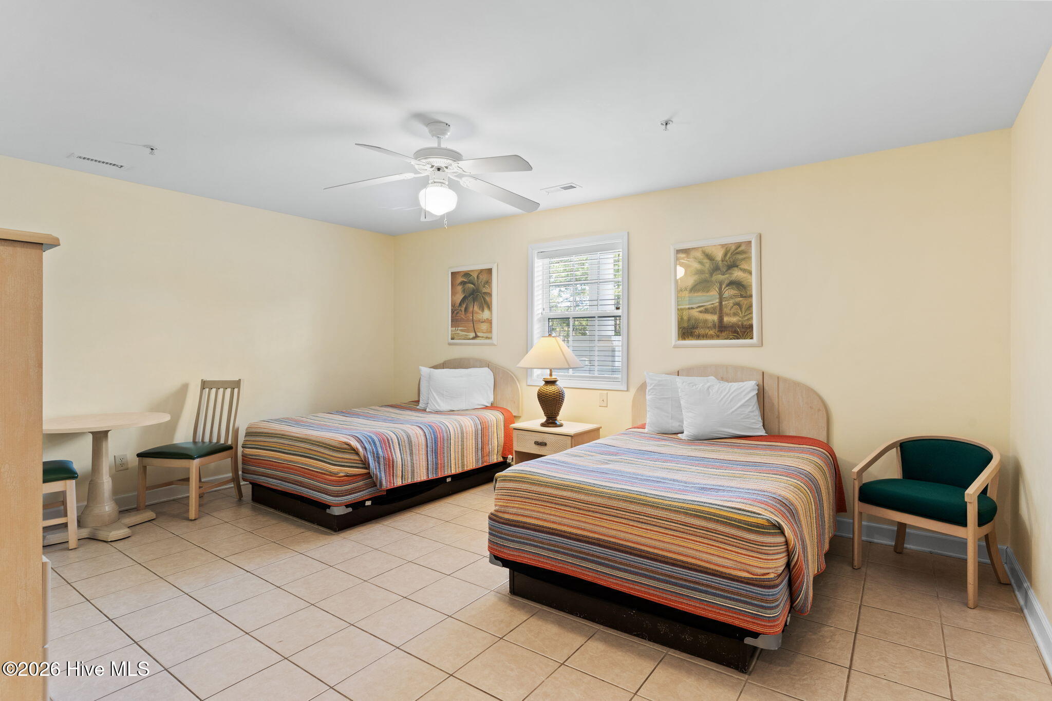 100561971 | Photo 13