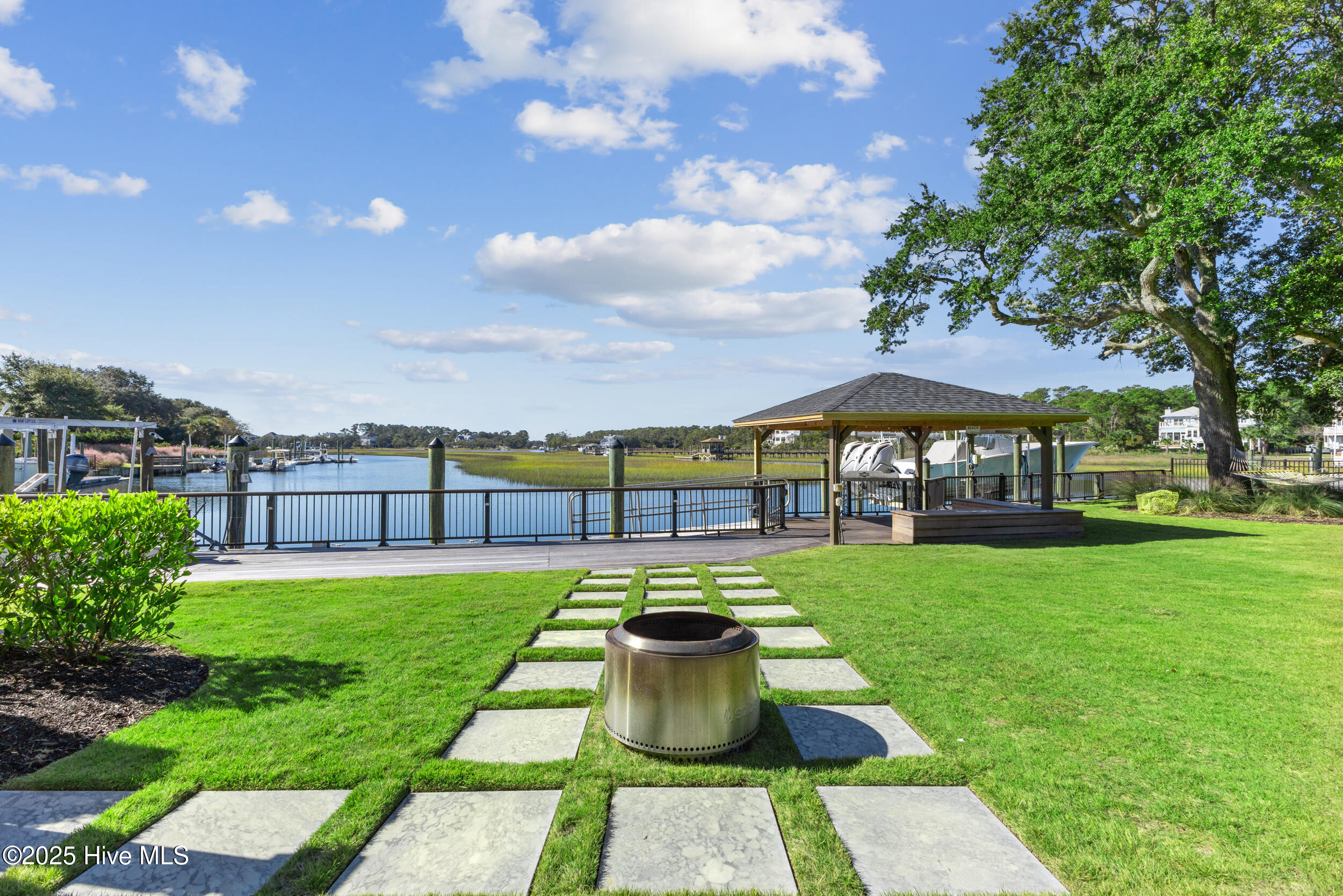 100541015 | Photo 27