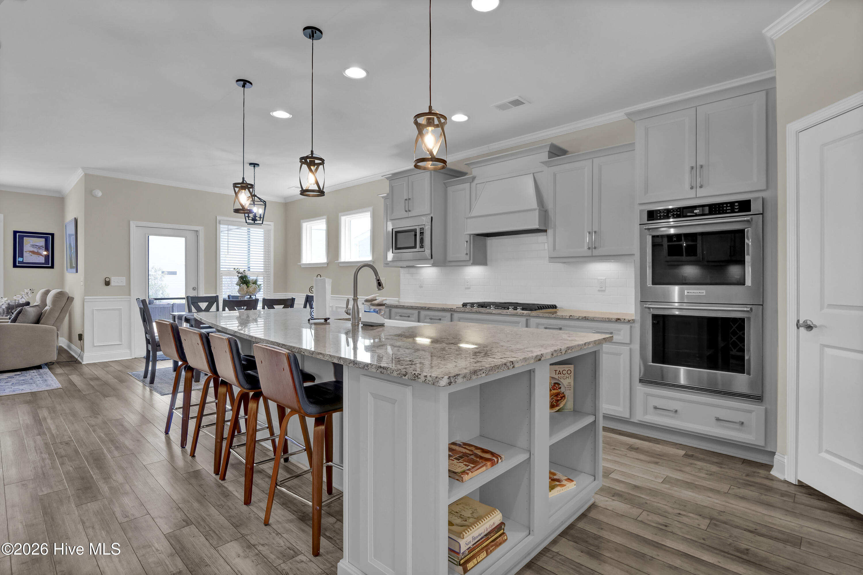 100552625 | Photo 35