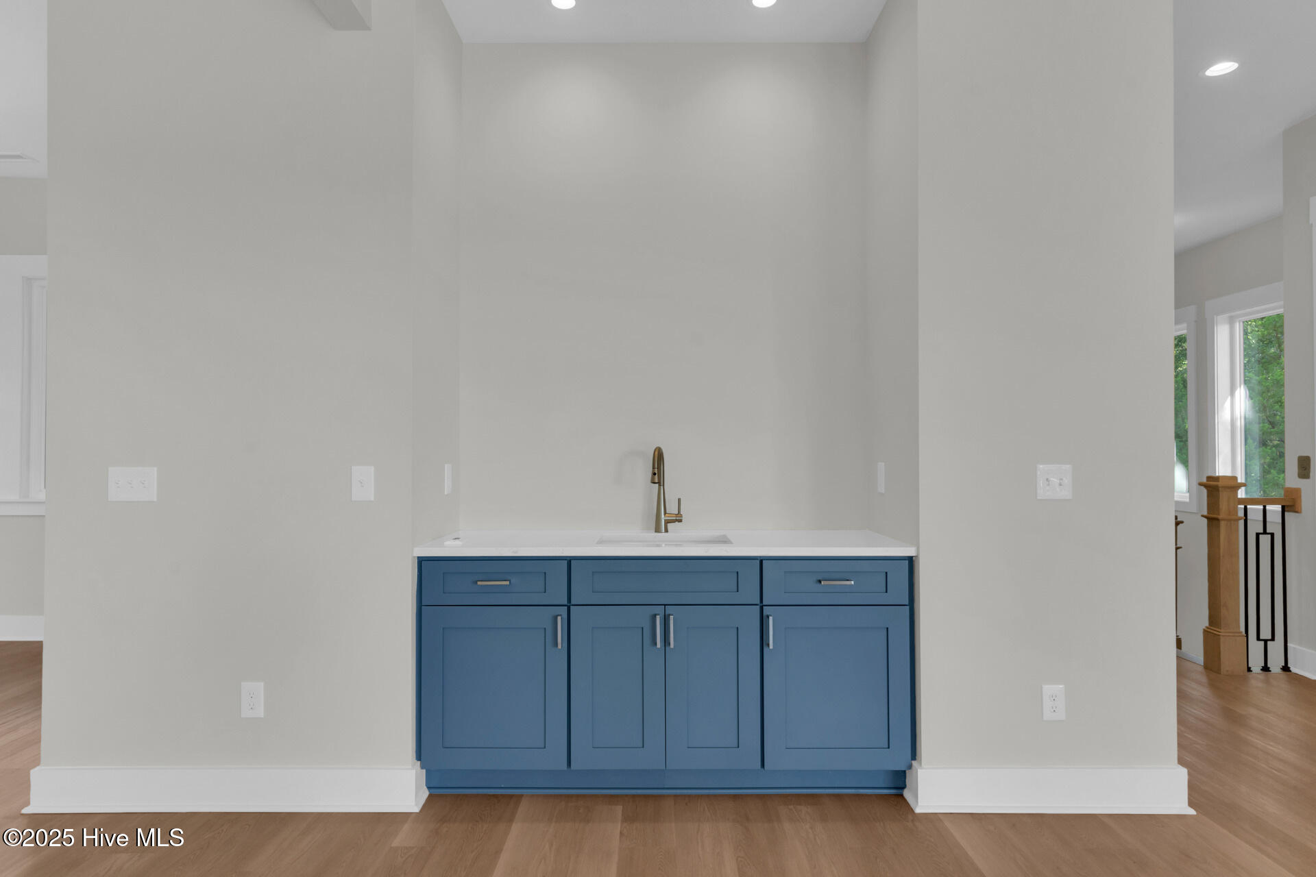 100539388 | Photo 14