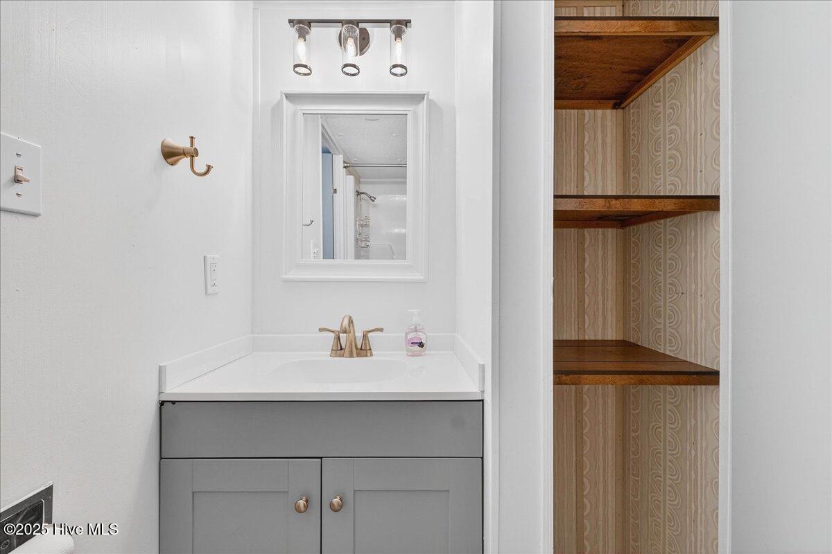 100531410 | Photo 26