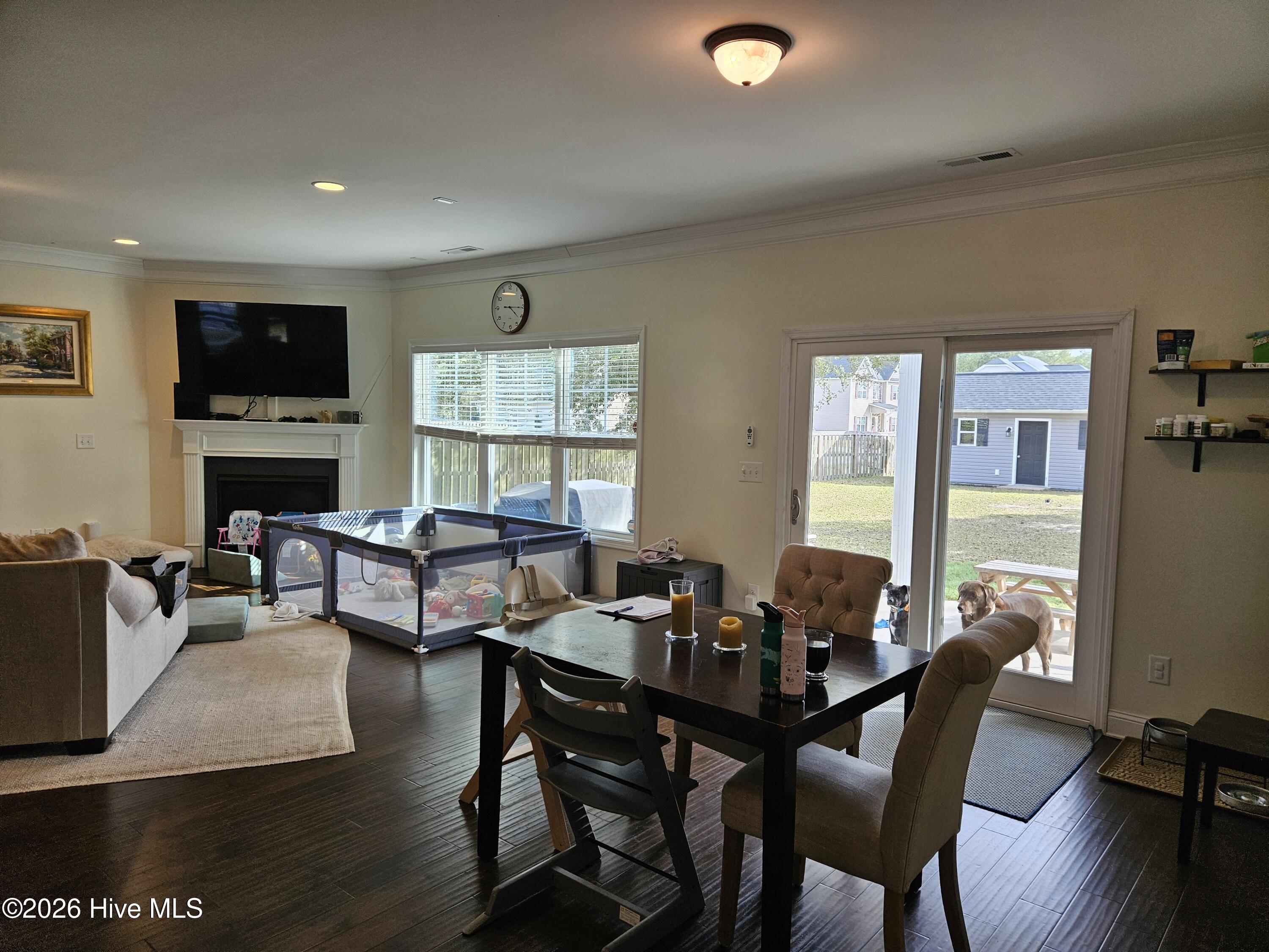 100568261 | Photo 10