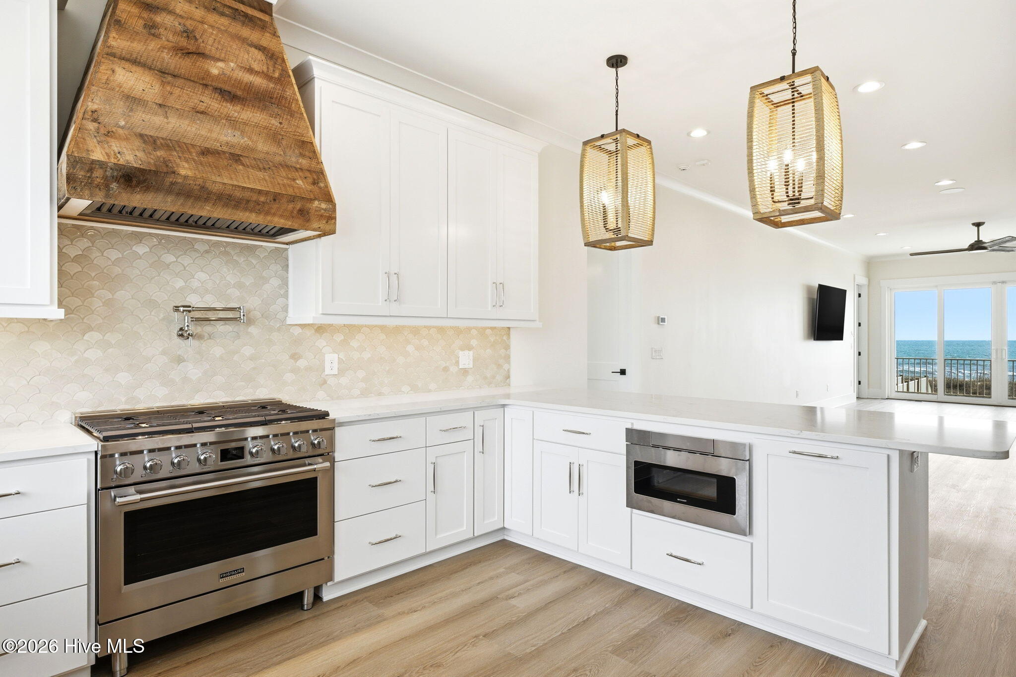 100564947 | Photo 10