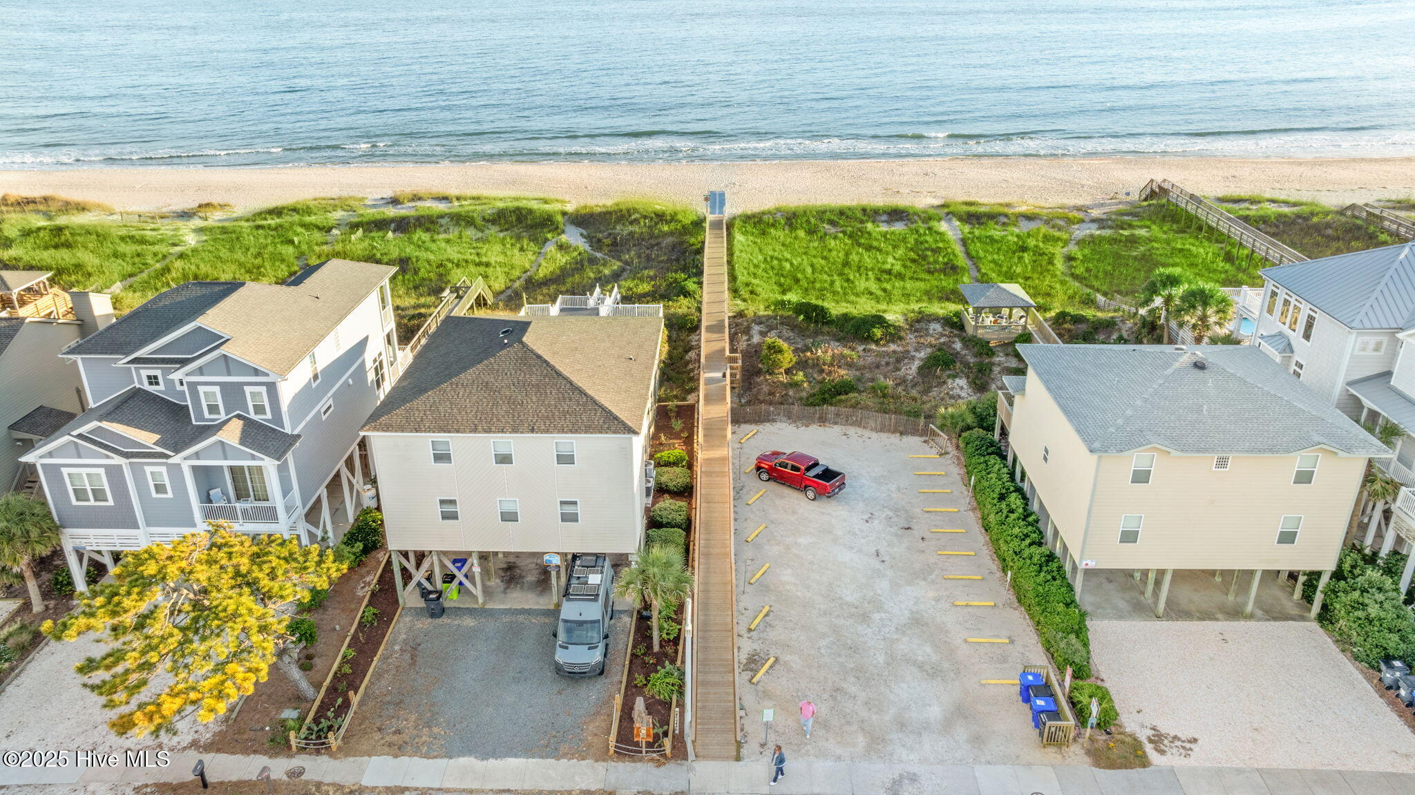 100542340 | Photo 51