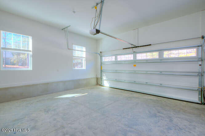 100555461 | Photo 19