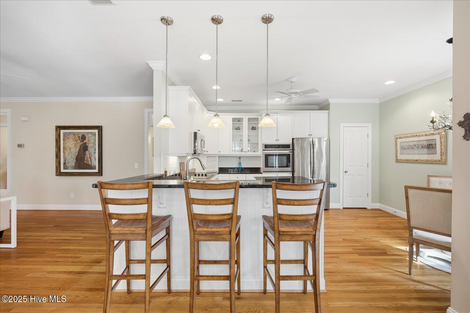 100543619 | Photo 14