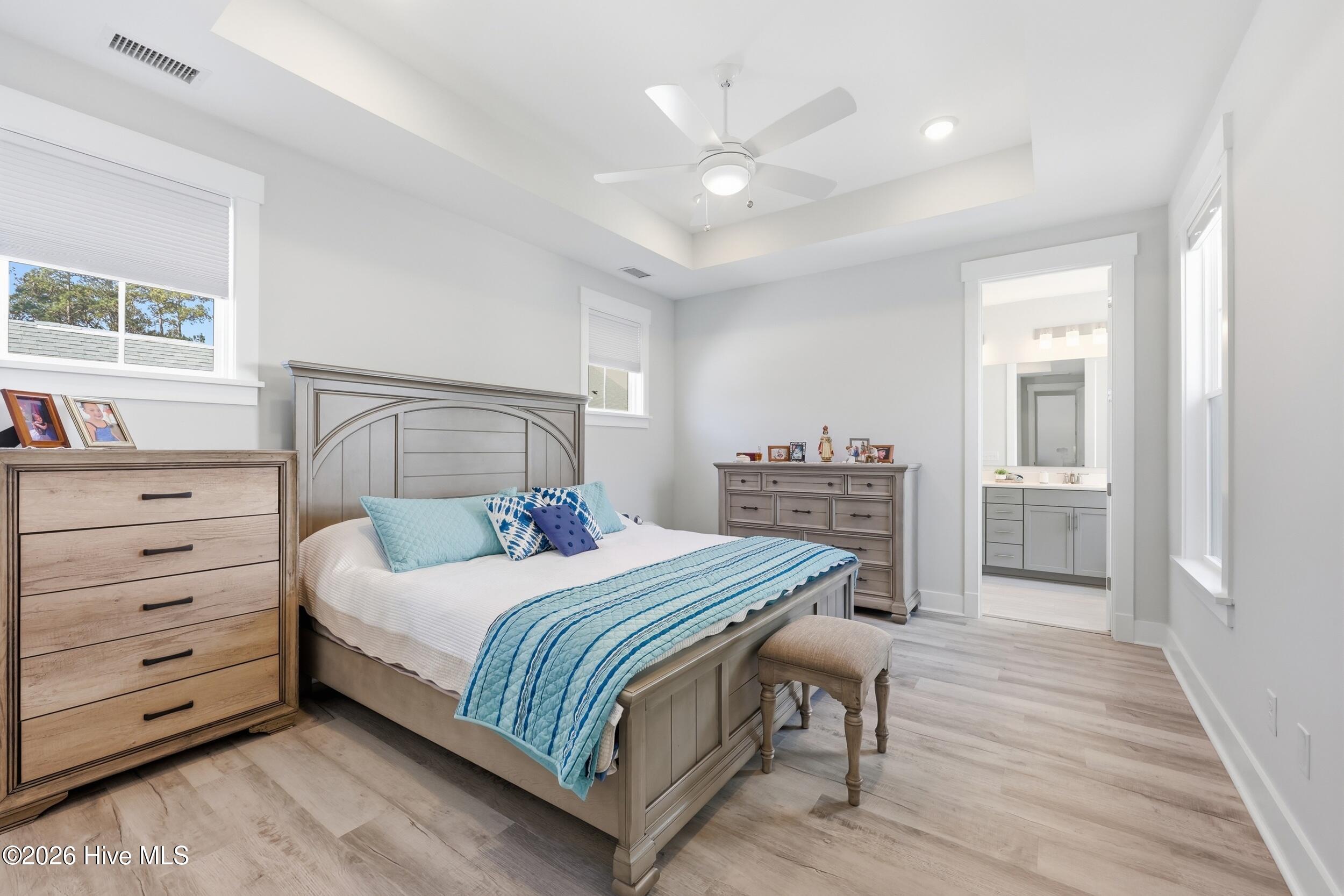 100557442 | Photo 14