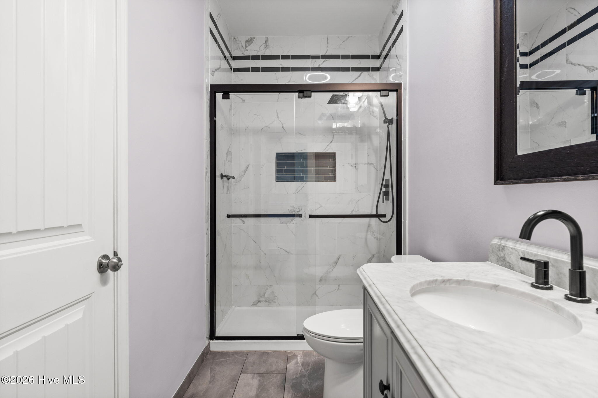 100540133 | Photo 22