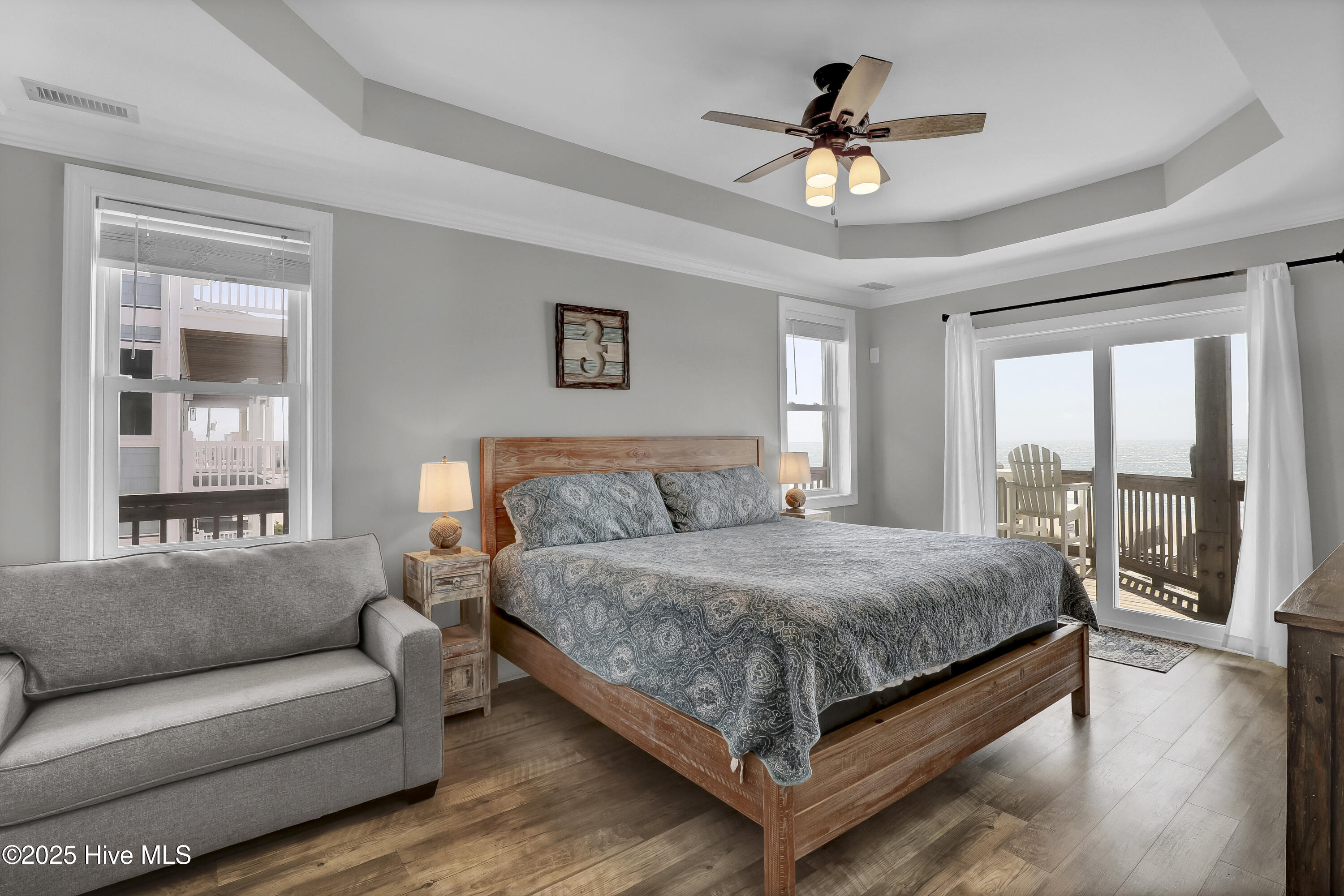 100538324 | Photo 28