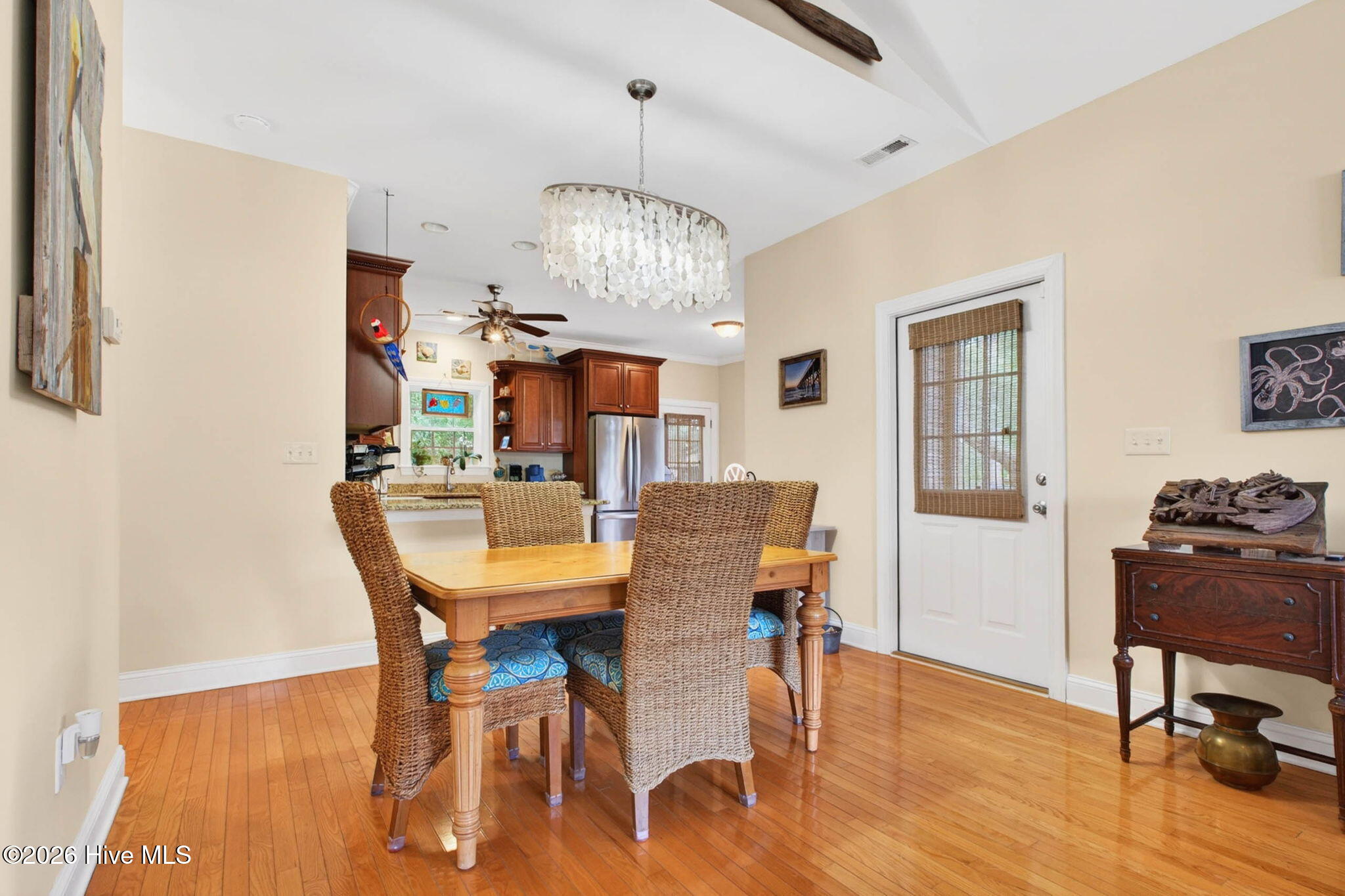 100579582 | Photo 9