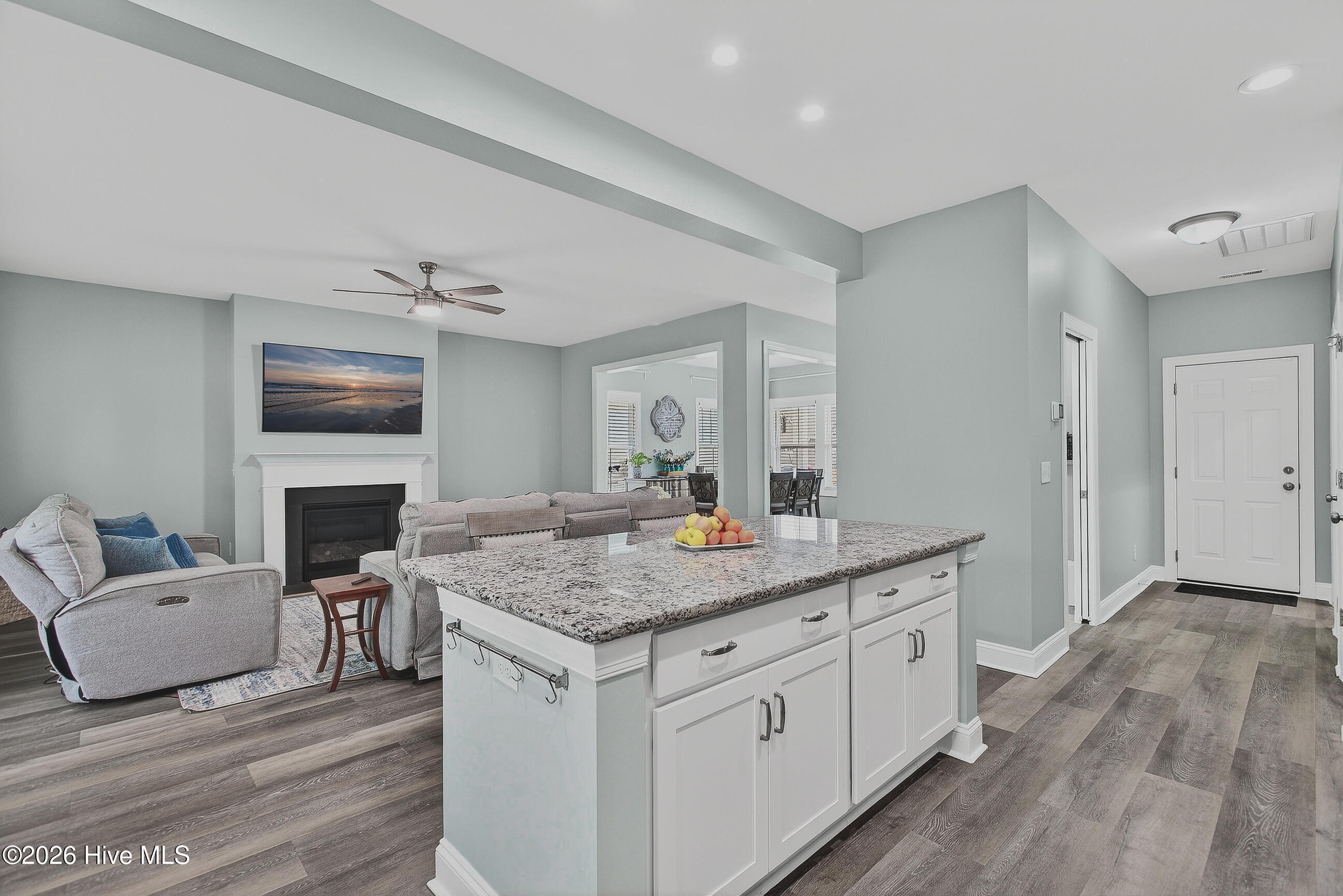 100563505 | Photo 15