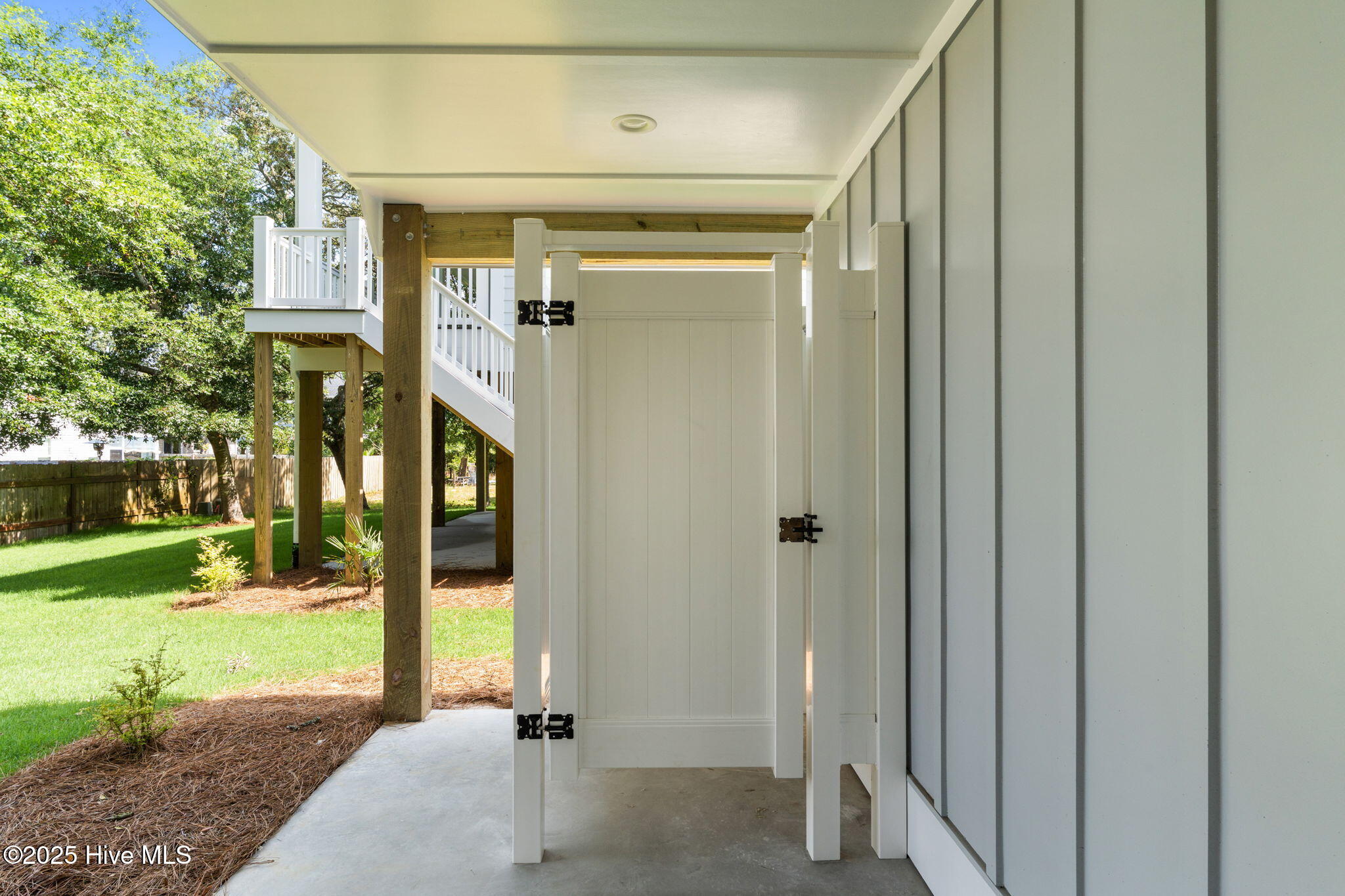 100523673 | Photo 48