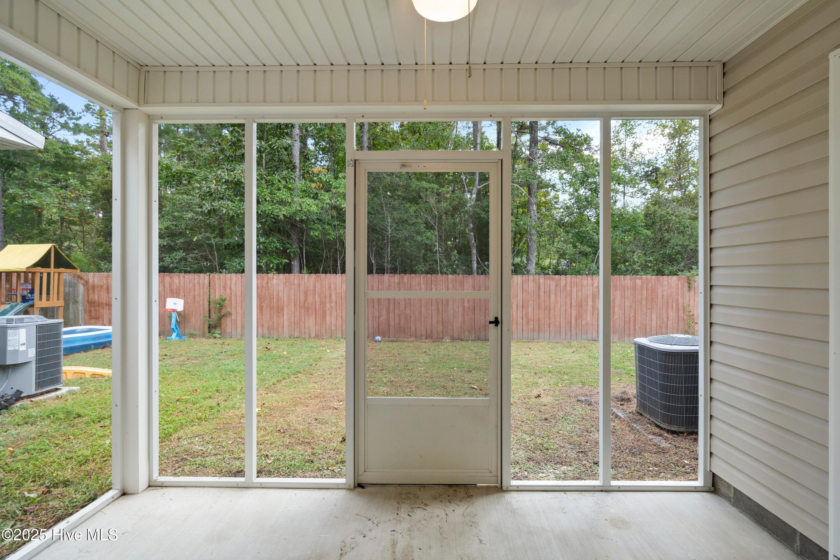 100536267 | Photo 32