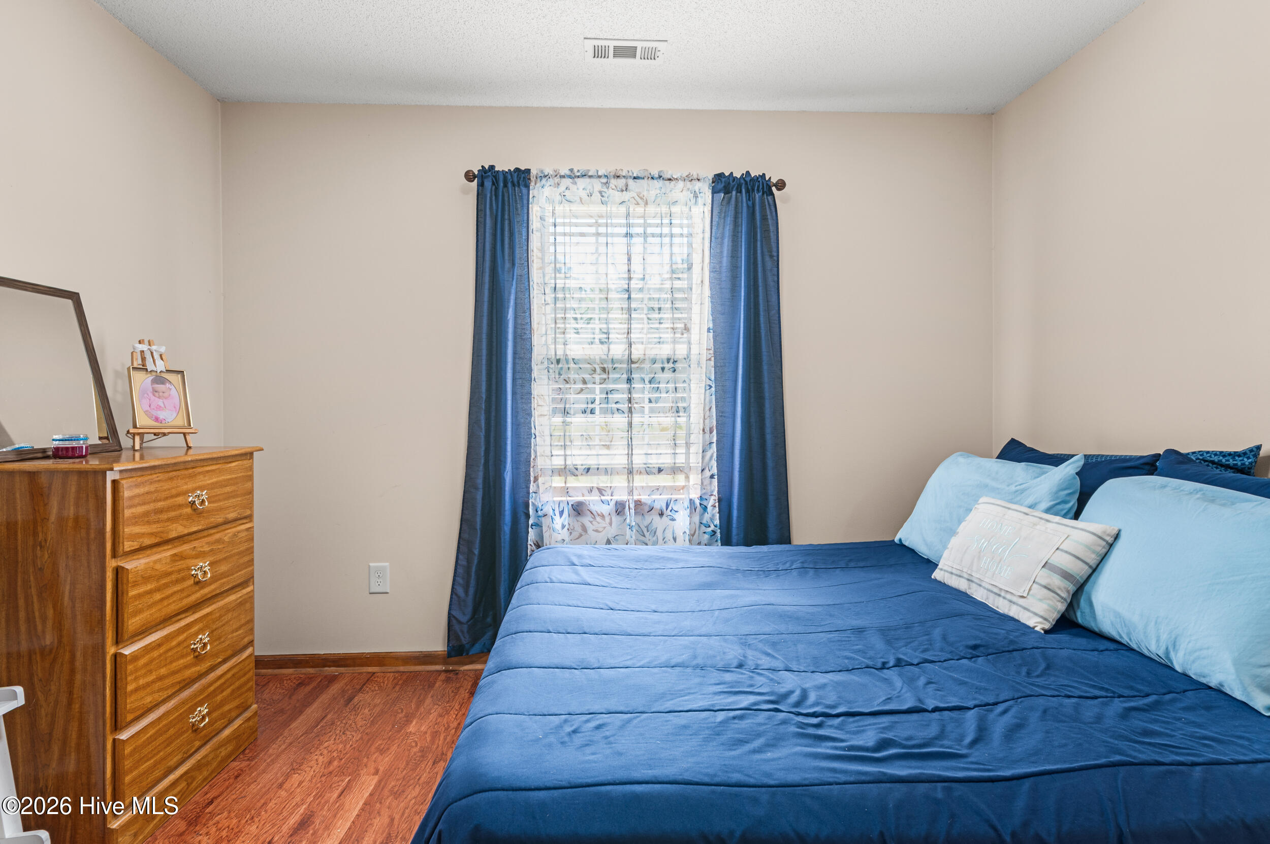 100568850 | Photo 21