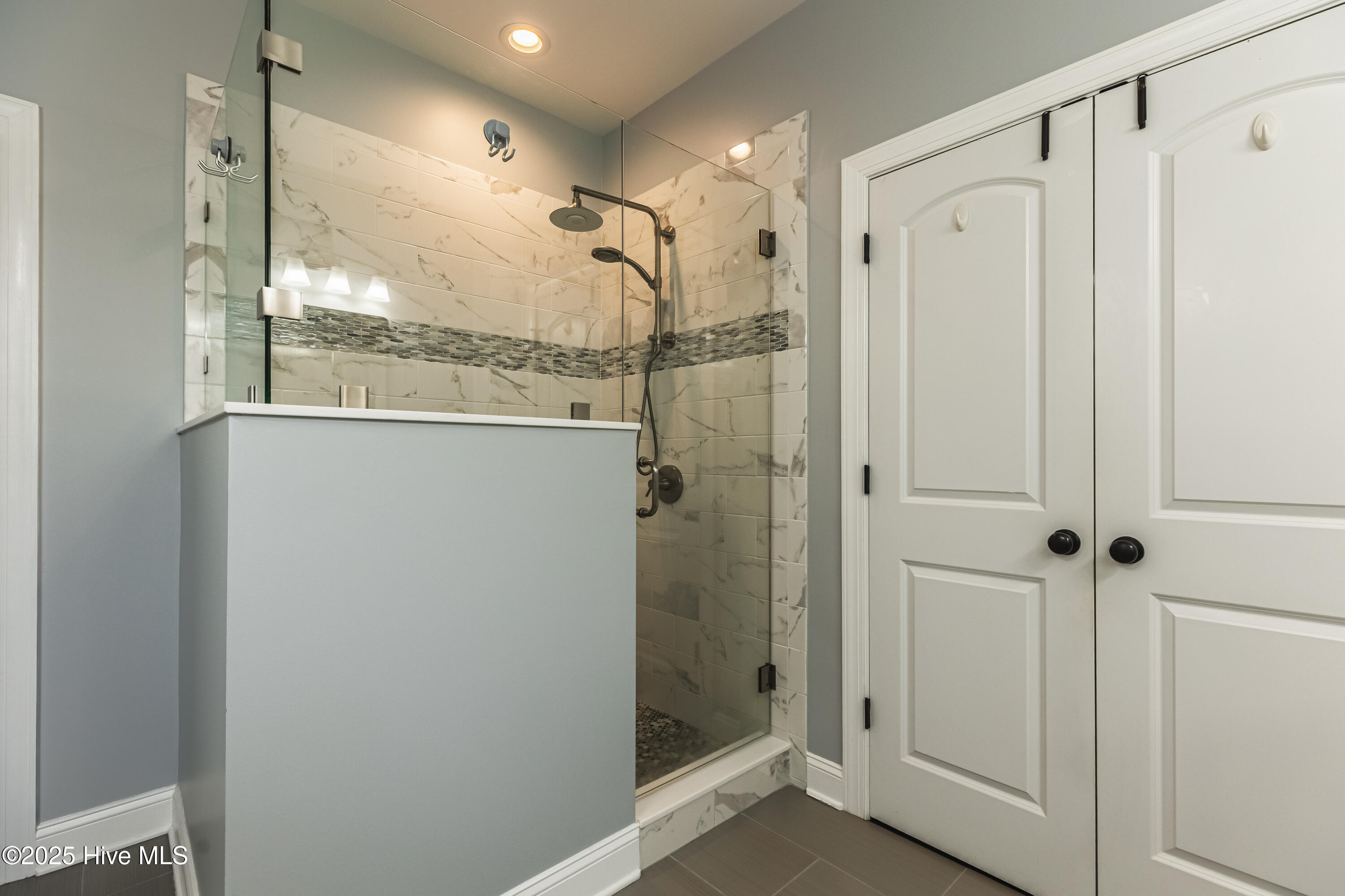 100542426 | Photo 23