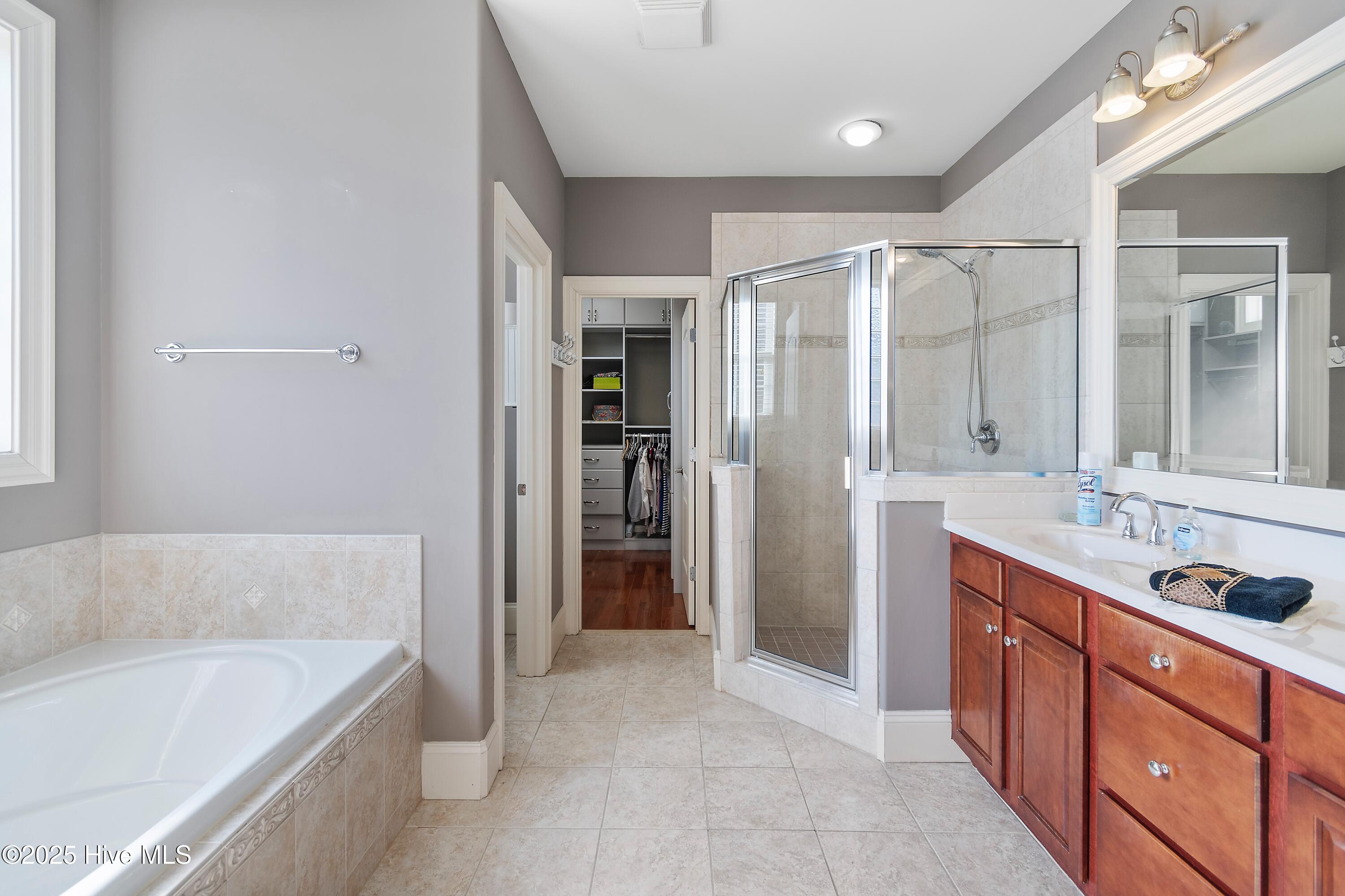 100504697 | Photo 35