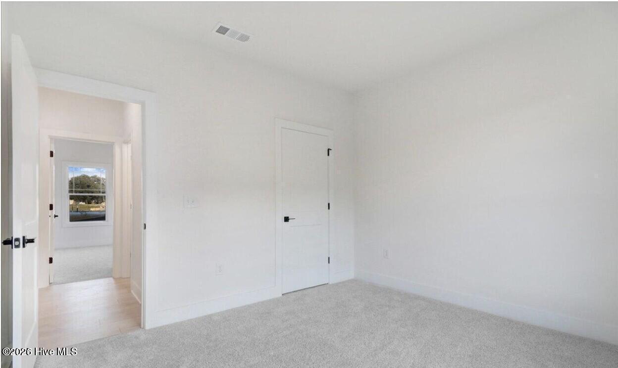 100563346 | Photo 17