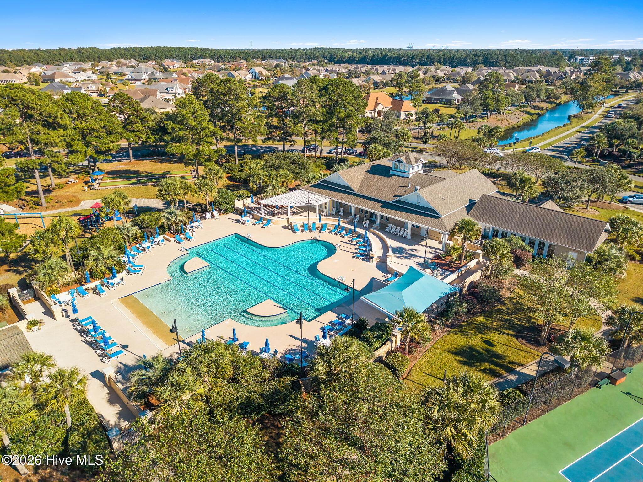 100562365 | Photo 37