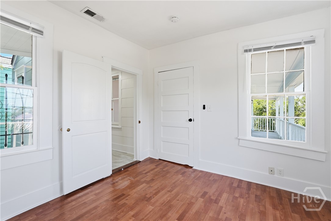 Photo 4 of House for sale at 218 W Anderson St, Savannah, GA 31401 | MLS# SA359887 | Listing updated on 2026-09-18