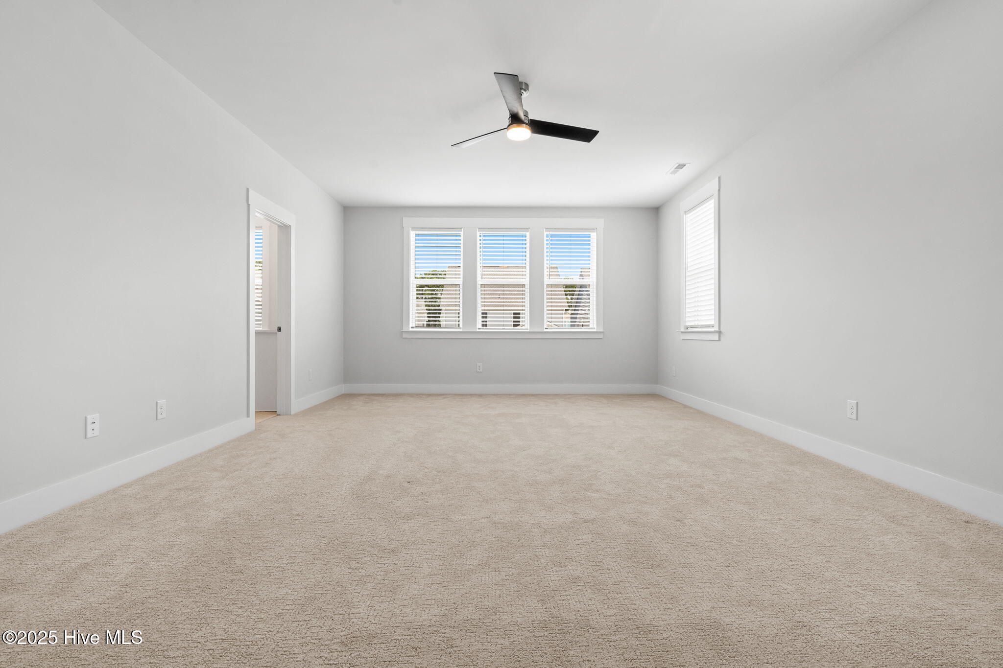 100485304 | Photo 24