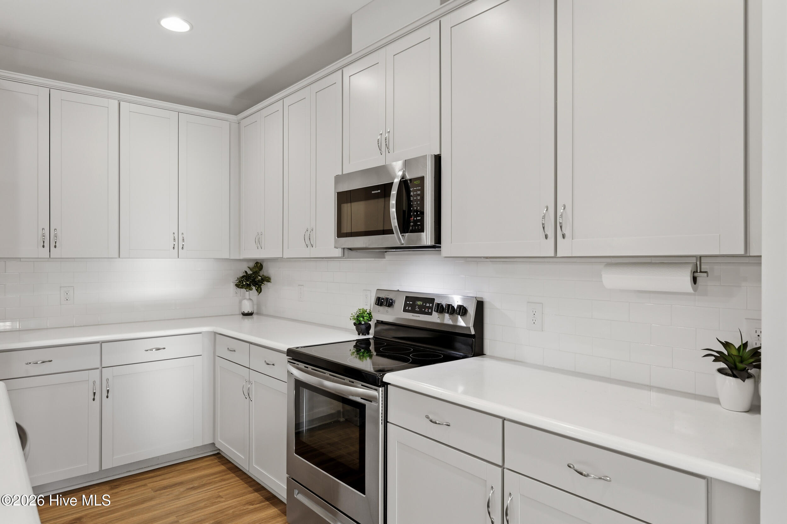 100557443 | Photo 15