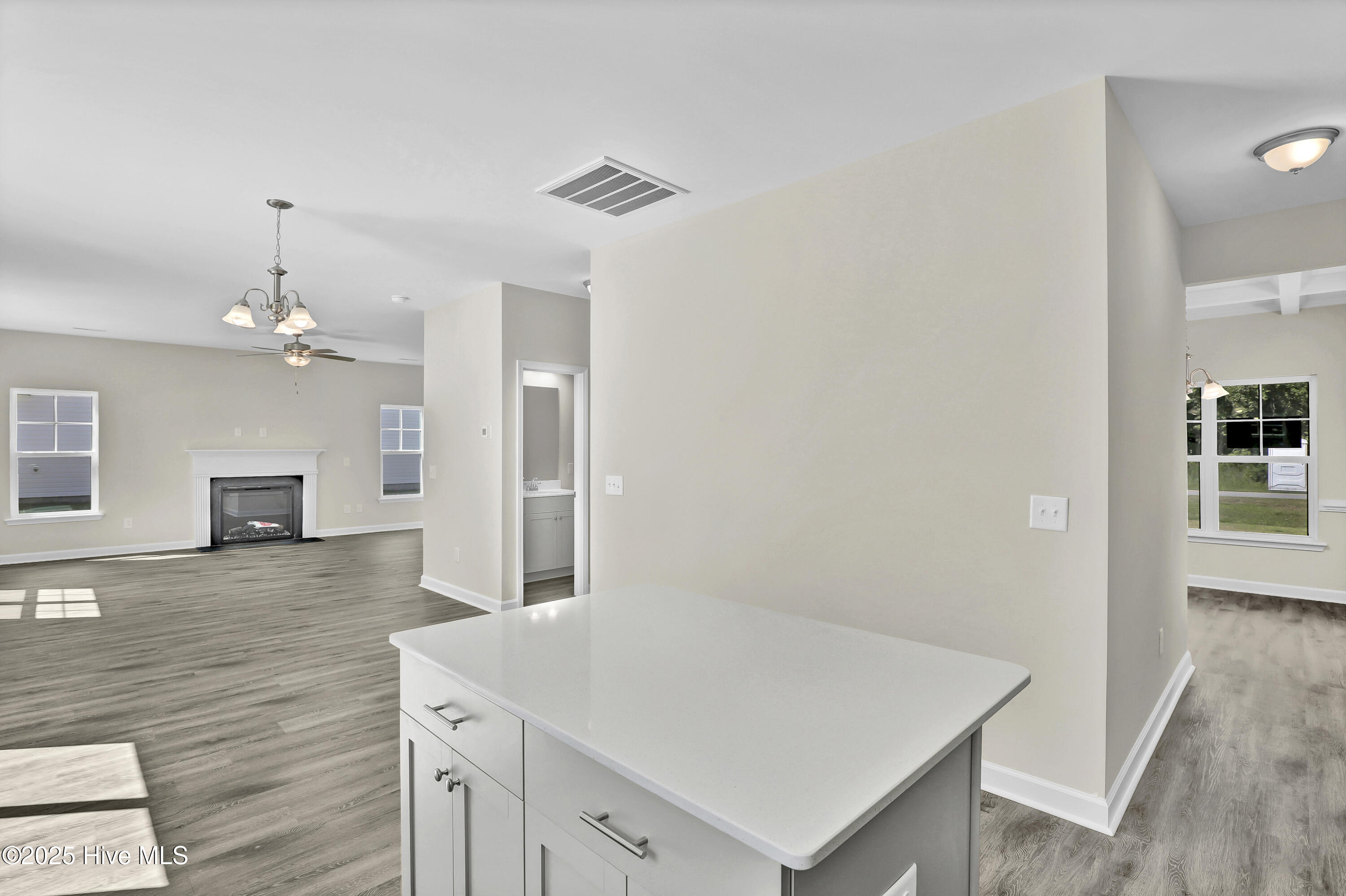 100488784 | Photo 15