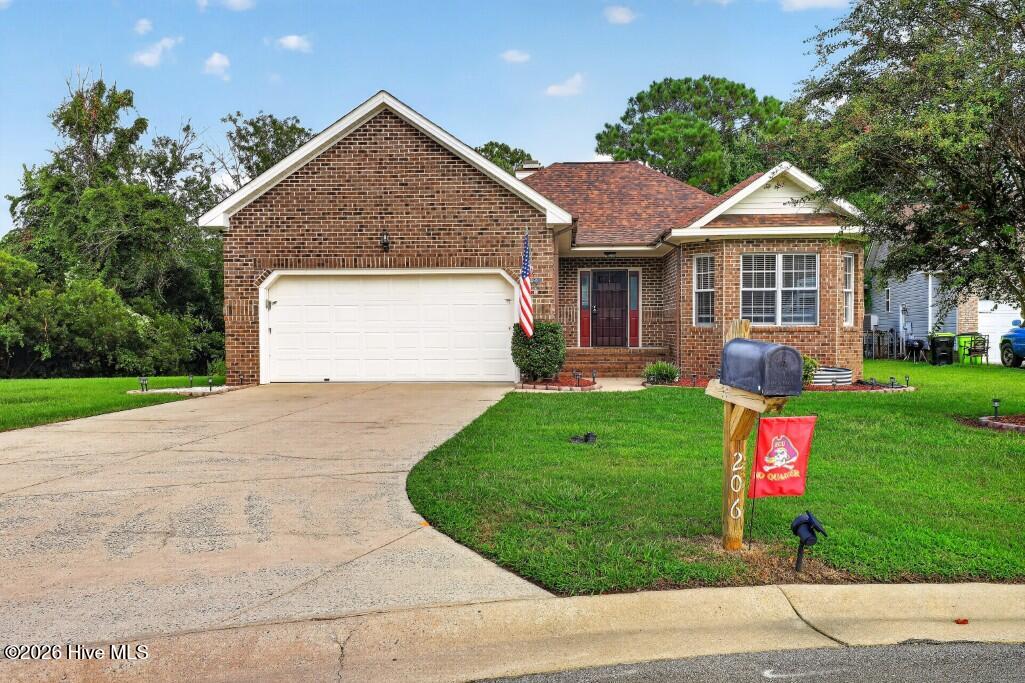 Exterior photo of 206 Bayswater Court, New Bern, NC 28562. MLS: 100595031