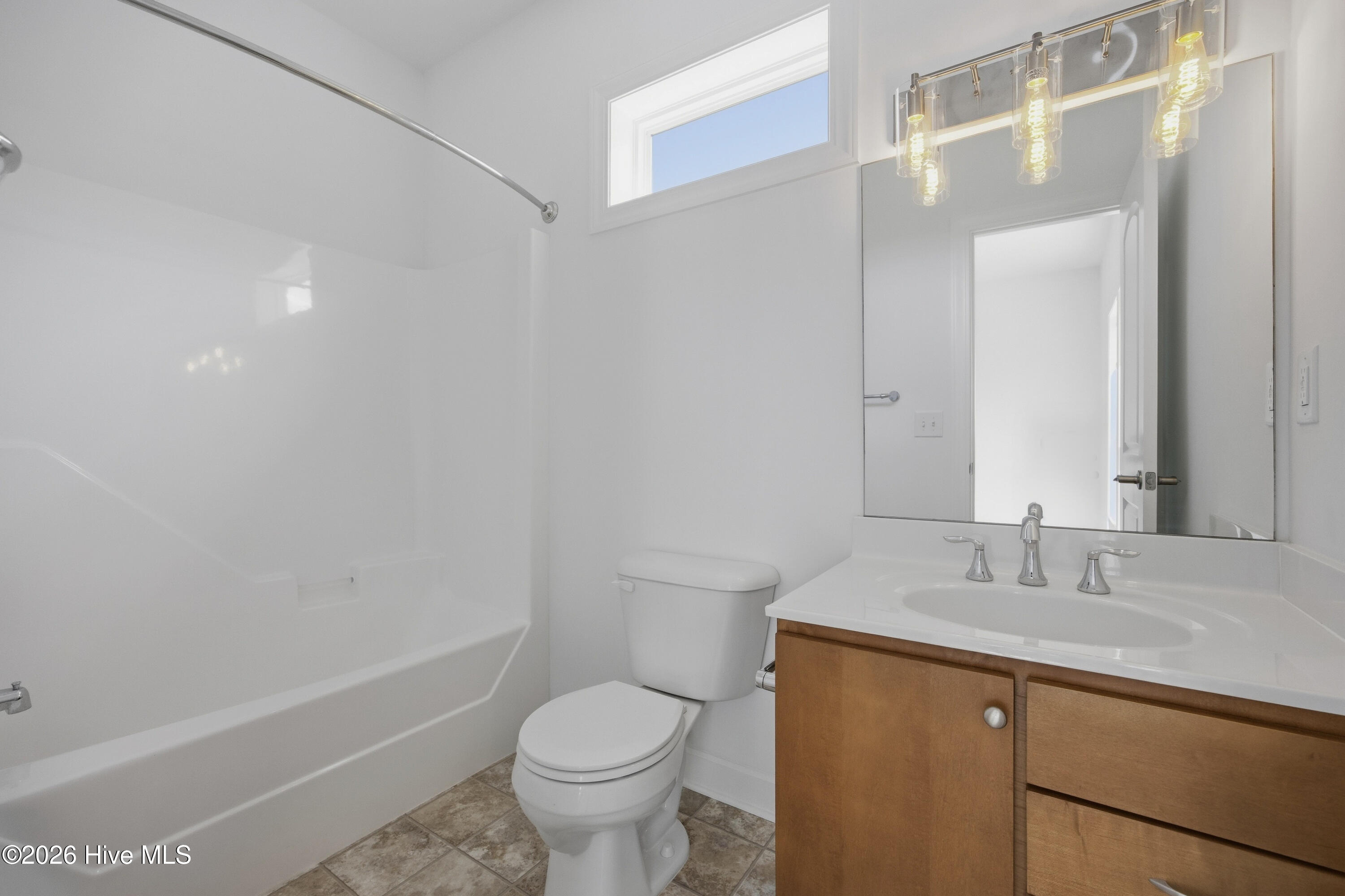 100569941 | Photo 37