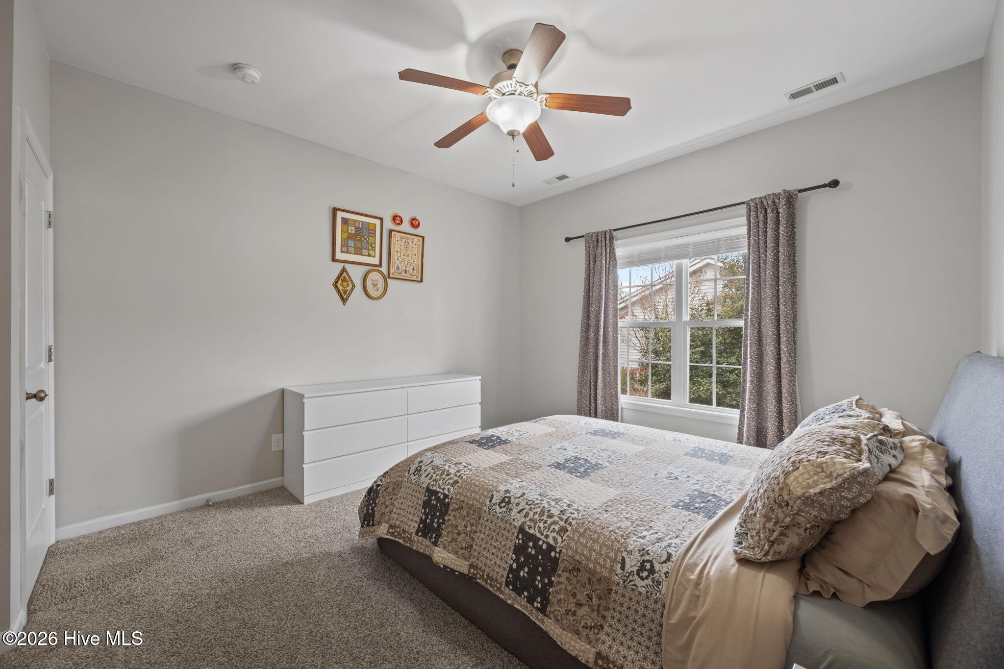 100565561 | Photo 25