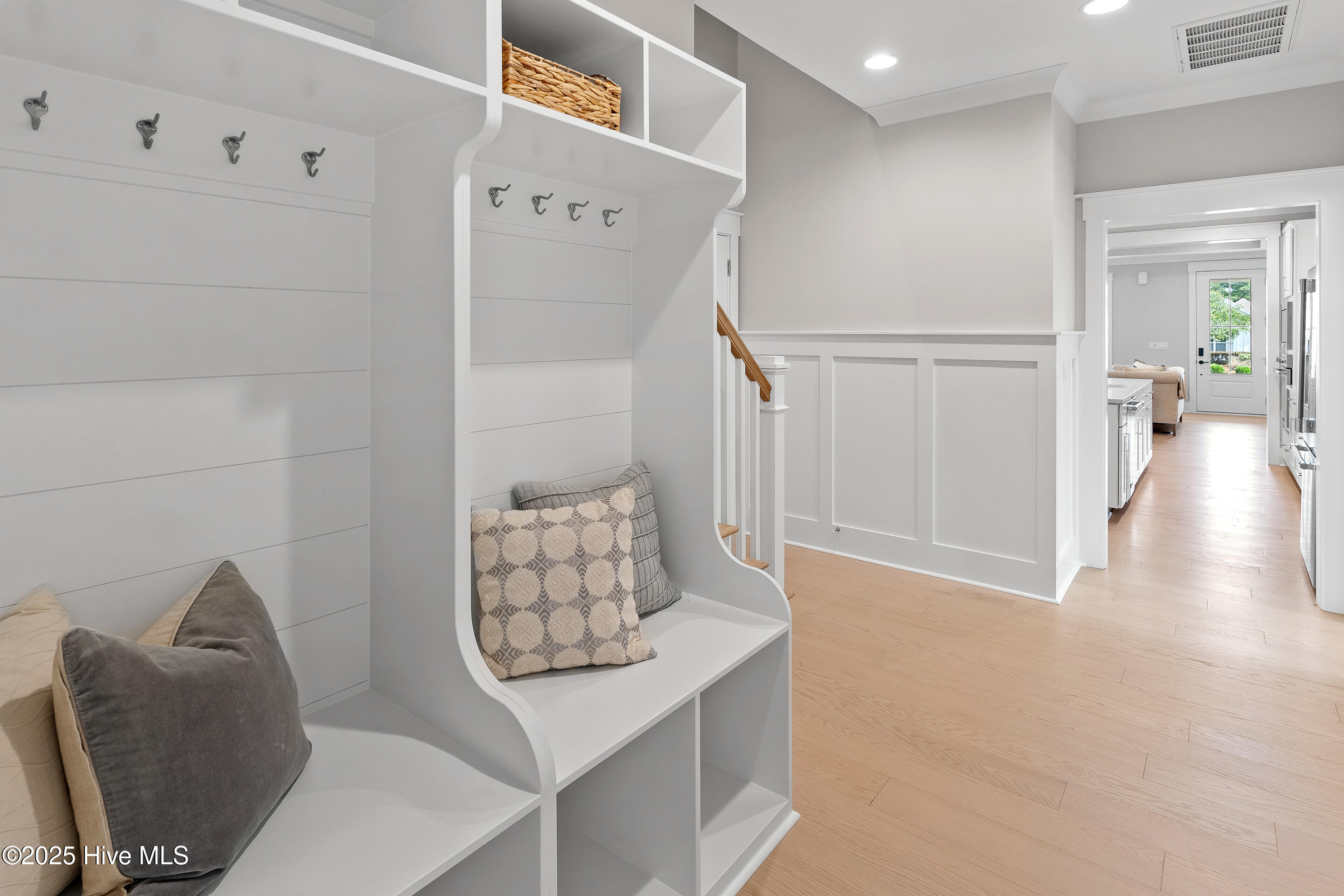 100471087 | Photo 38