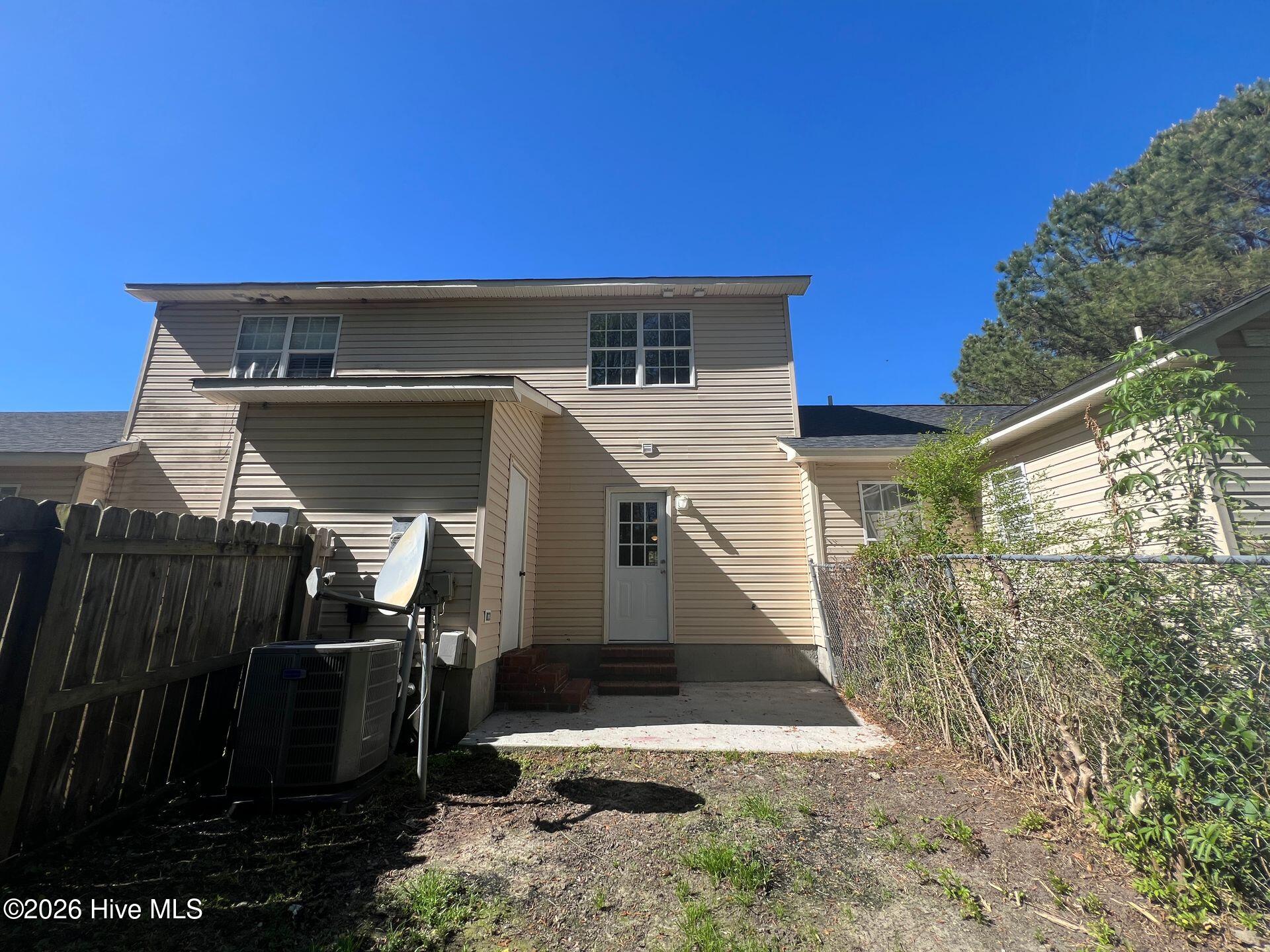 100564743 | Photo 18