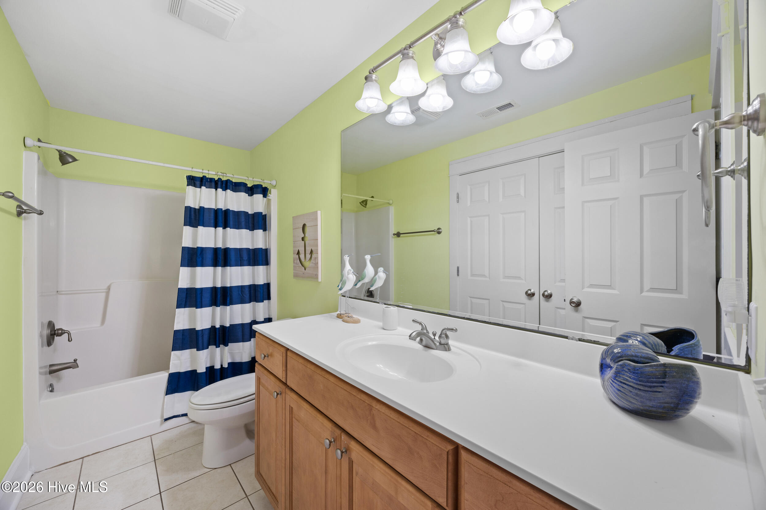 100555680 | Photo 33