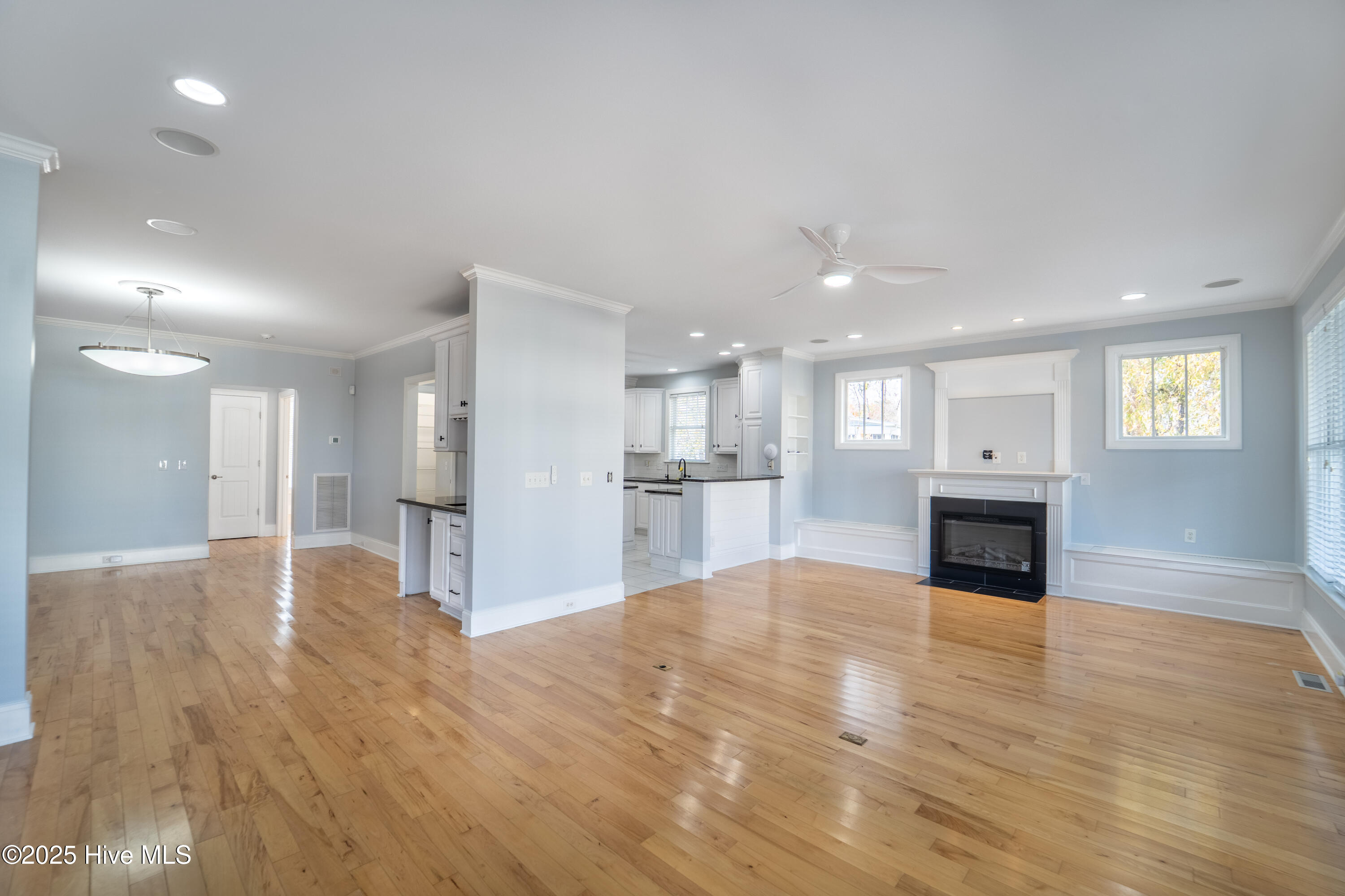 100544642 | Photo 16