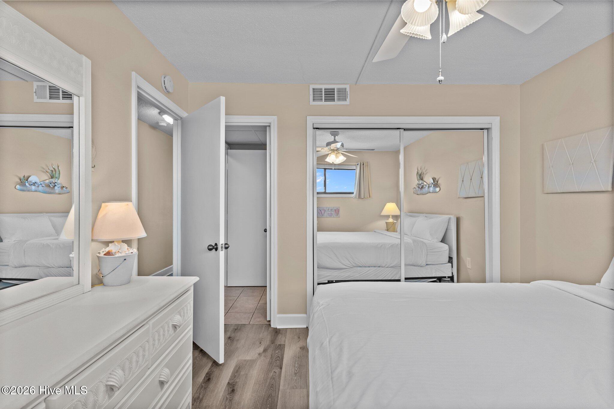 100565649 | Photo 24