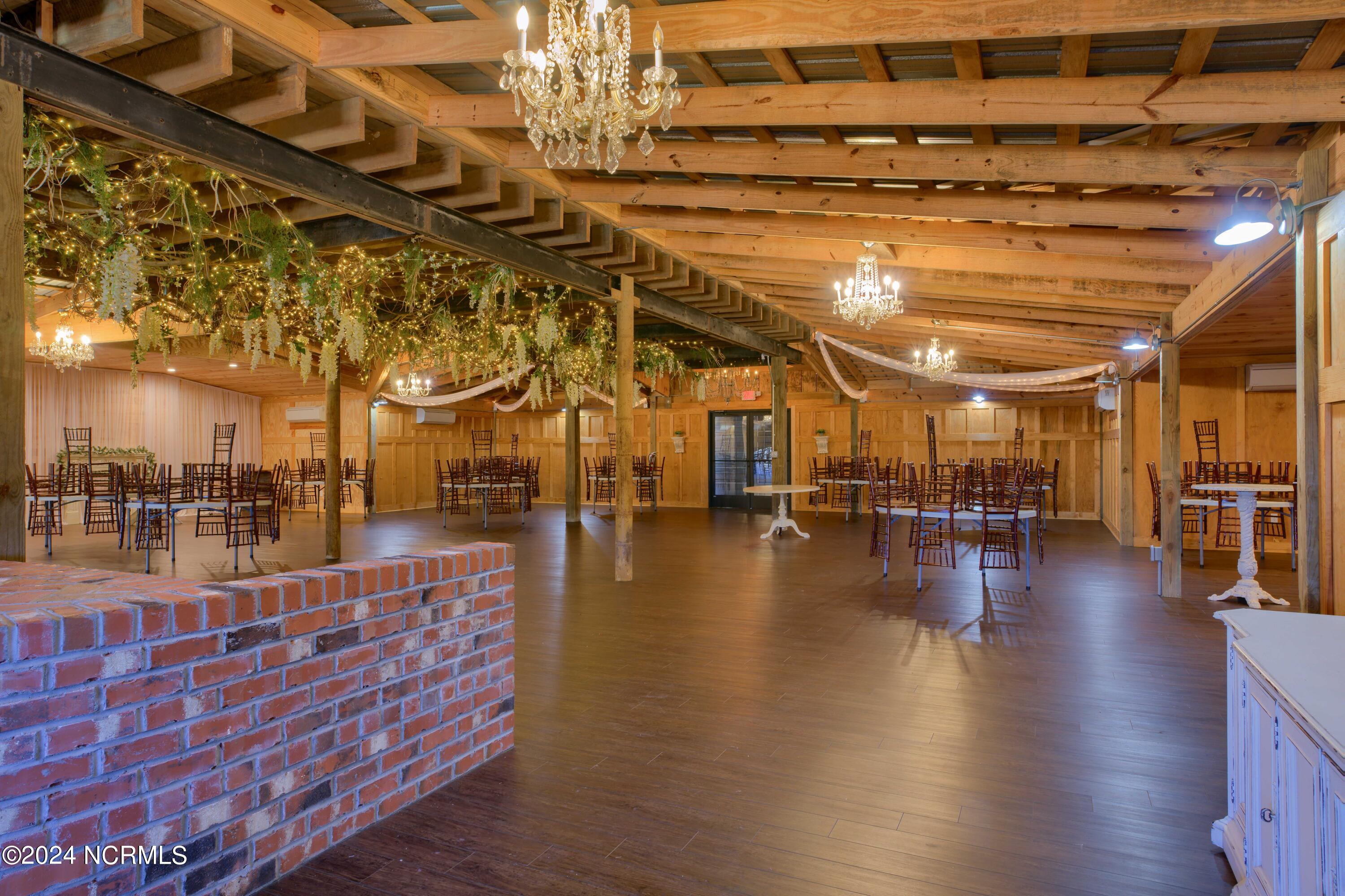 100545633 | Photo 69