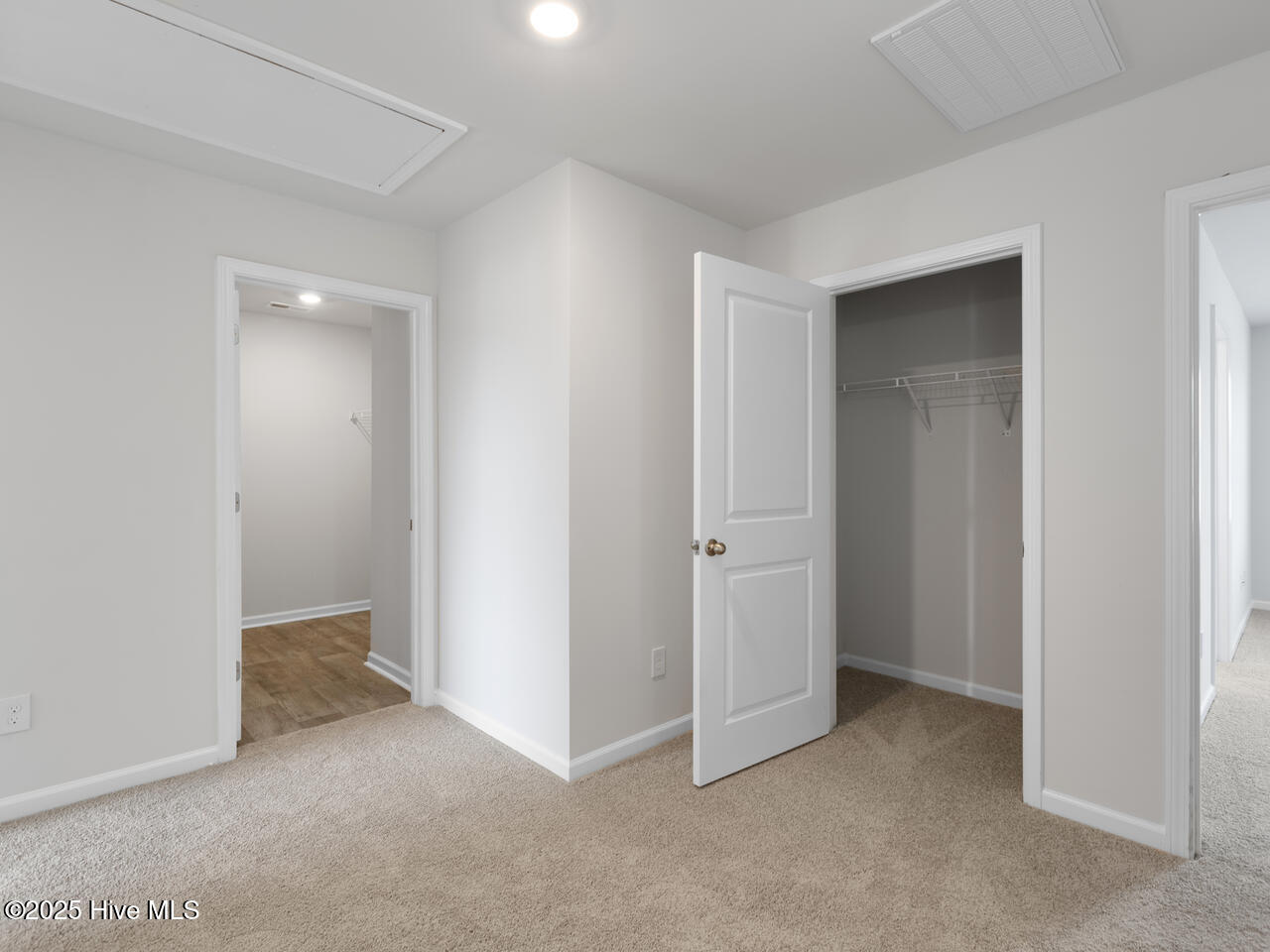 100533582 | Photo 18