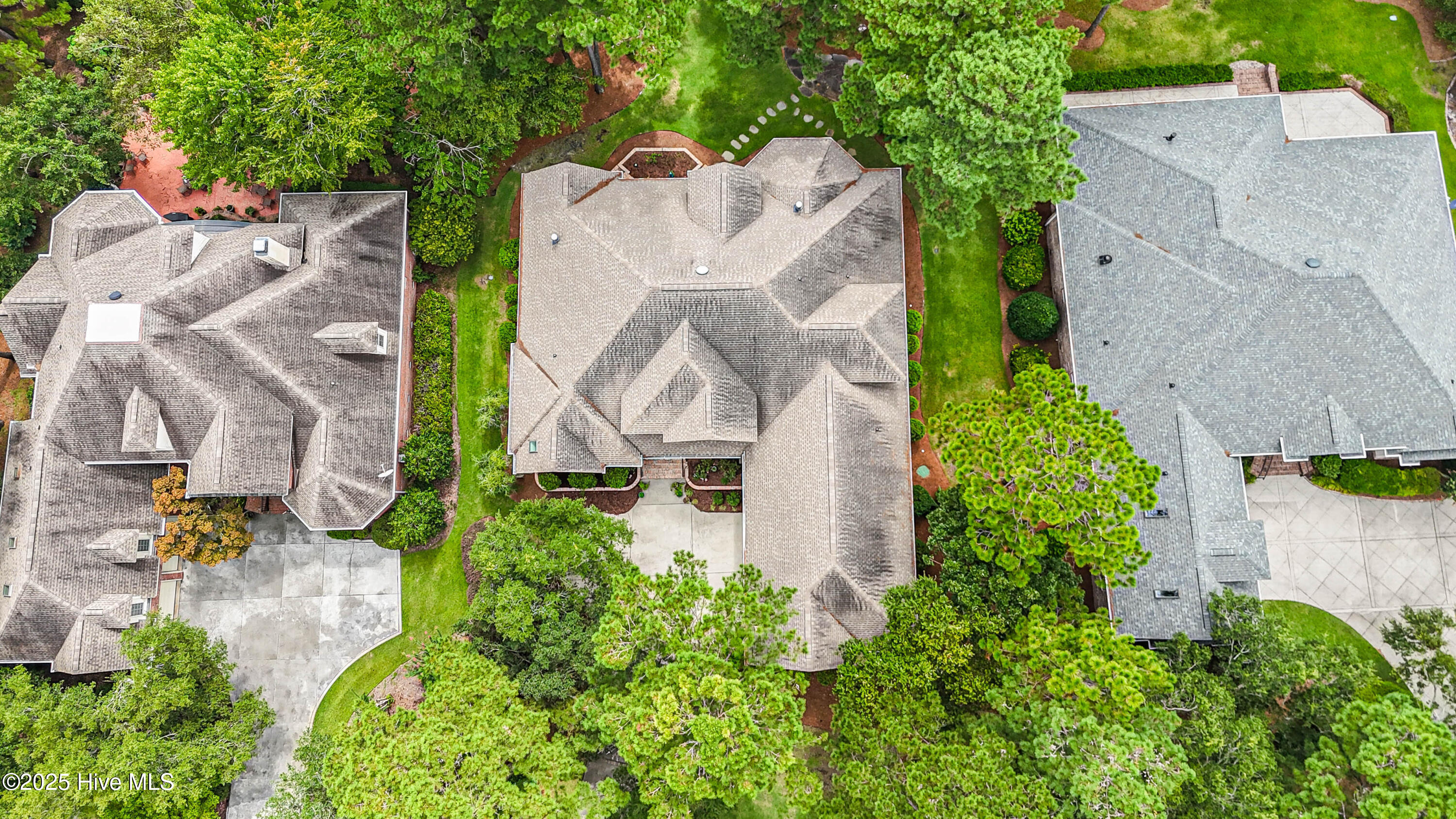 100549675 | Photo 63