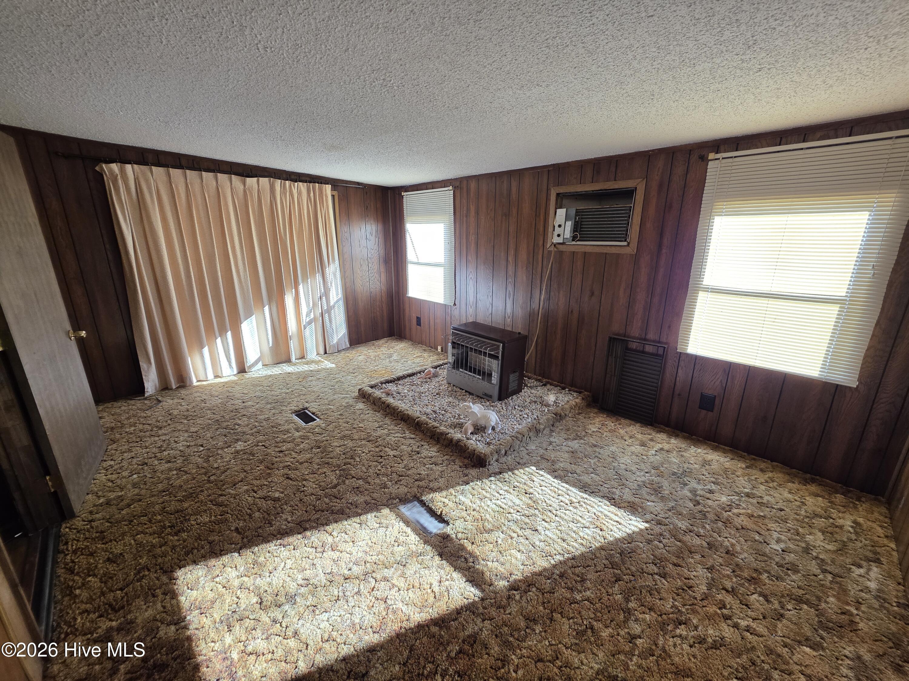 100552859 | Photo 14