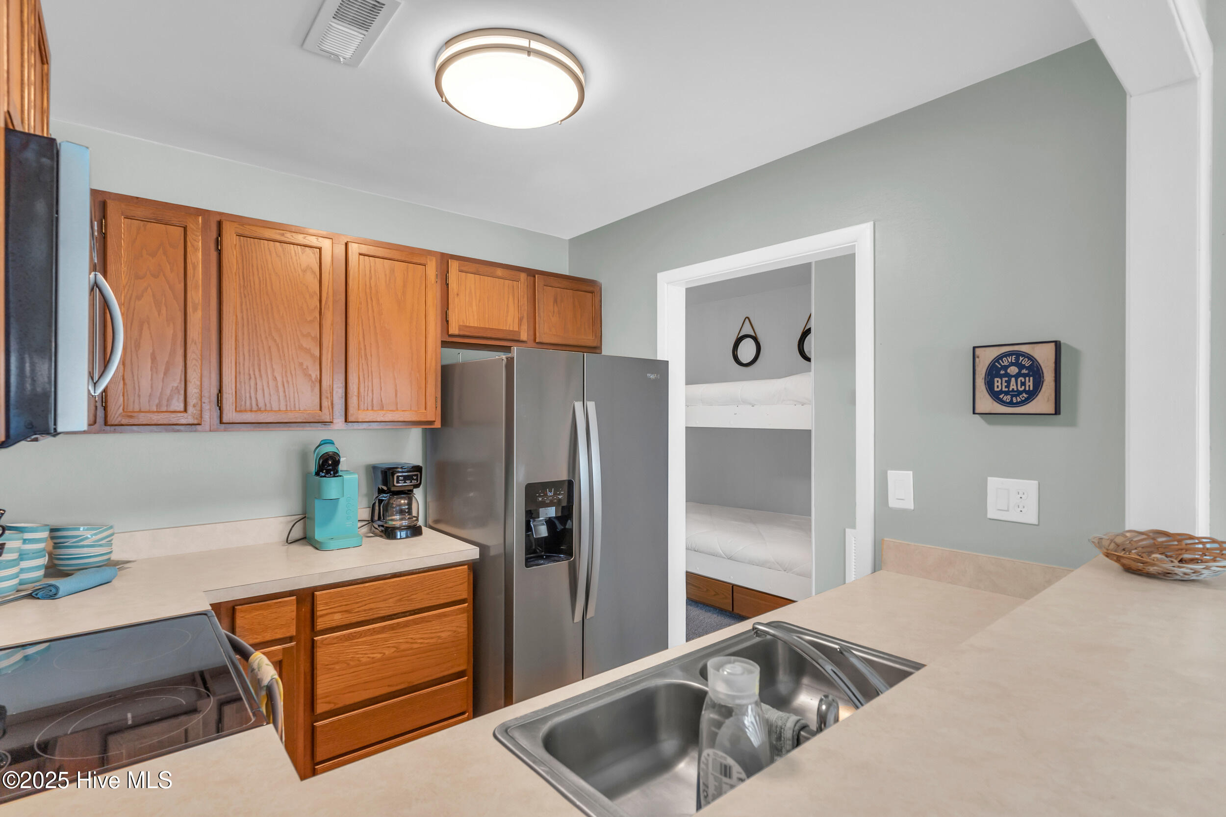 100557398 | Photo 13