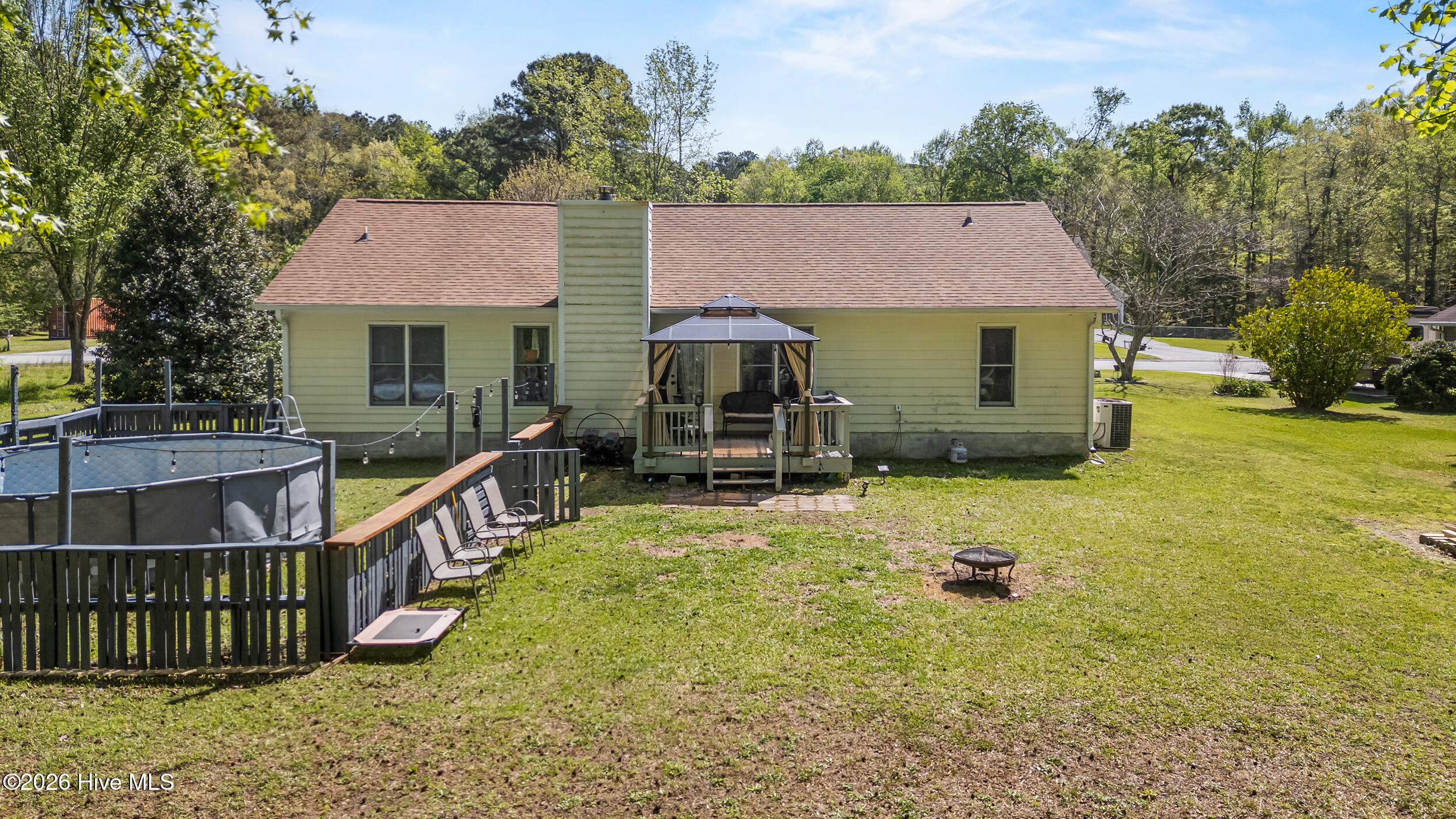 100566789 | Photo 41