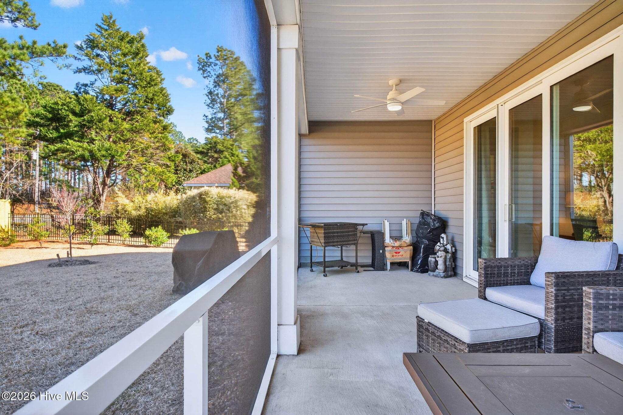 100555418 | Photo 18