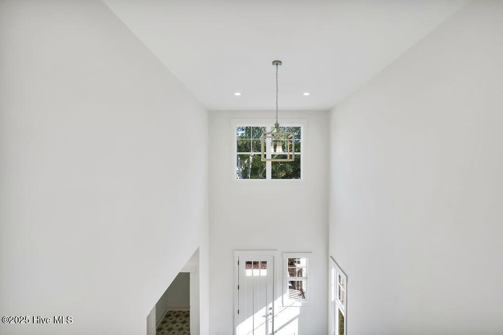 100516438 | Photo 23