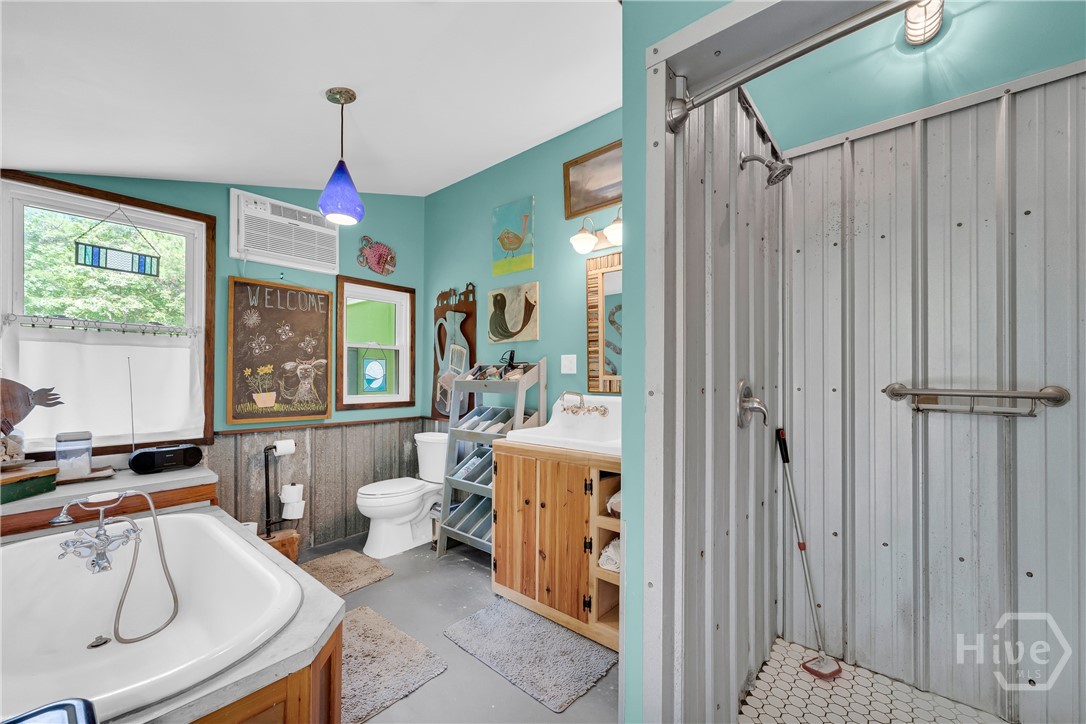 Loft Full bathrom