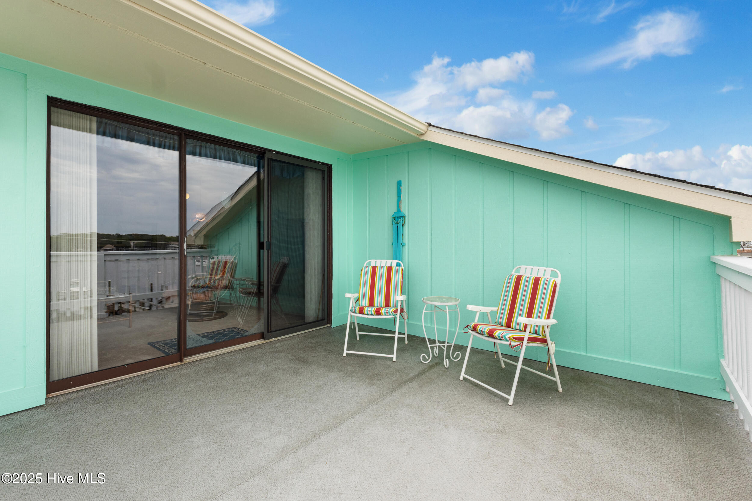 100548535 | Photo 15