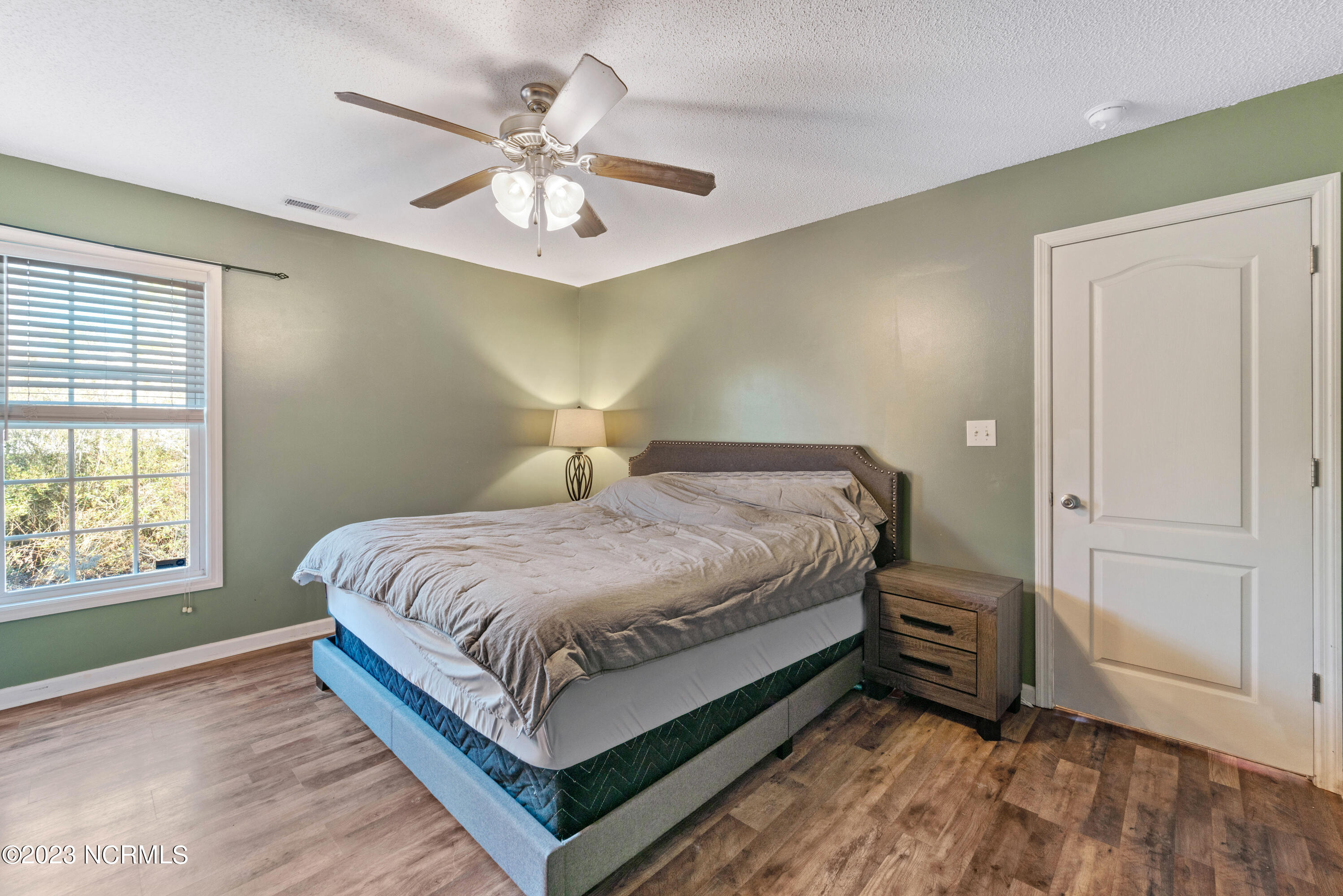 100543901 | Photo 11