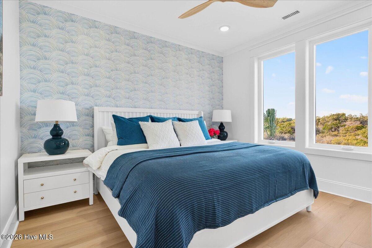 100543299 | Photo 25