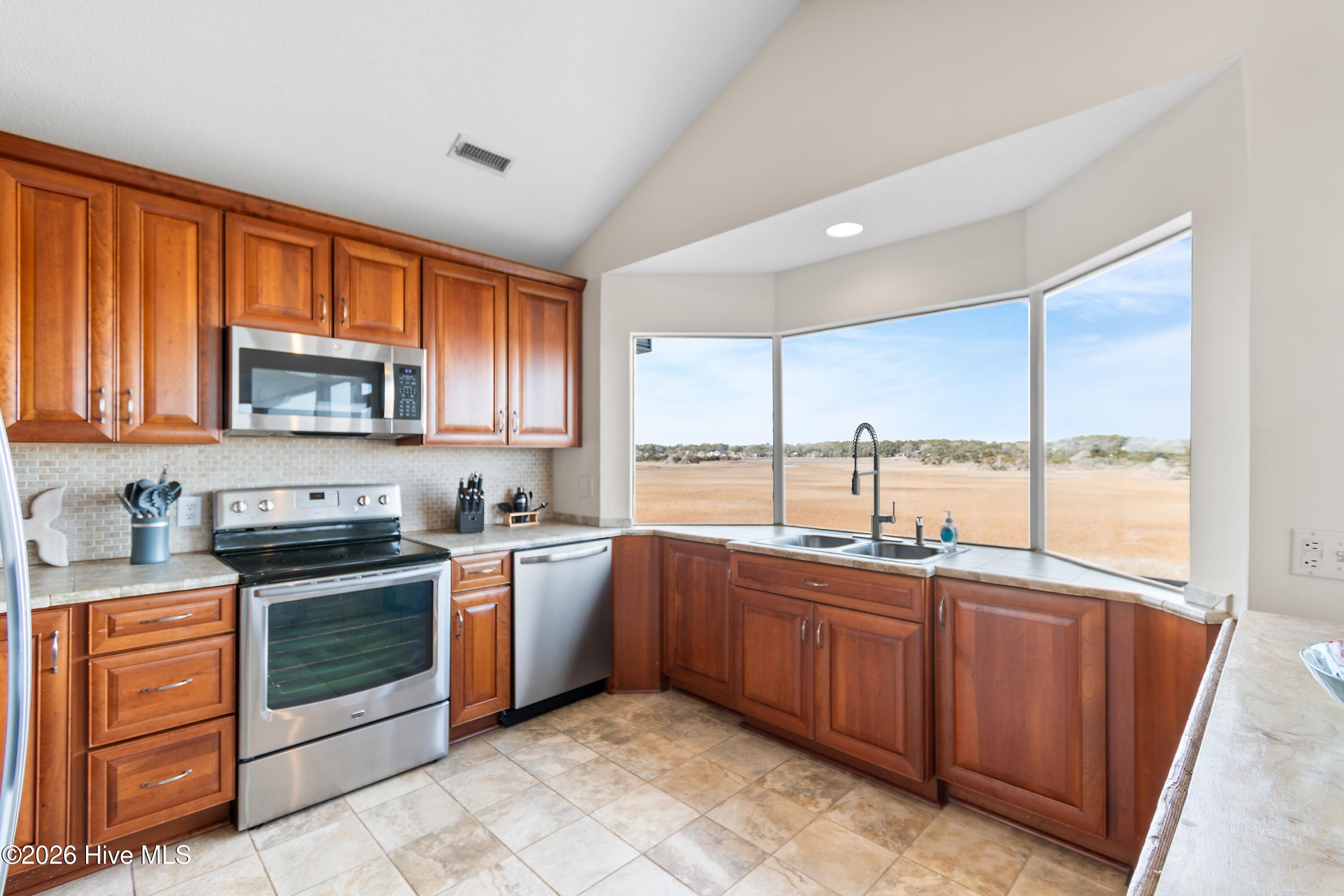 100550931 | Photo 22