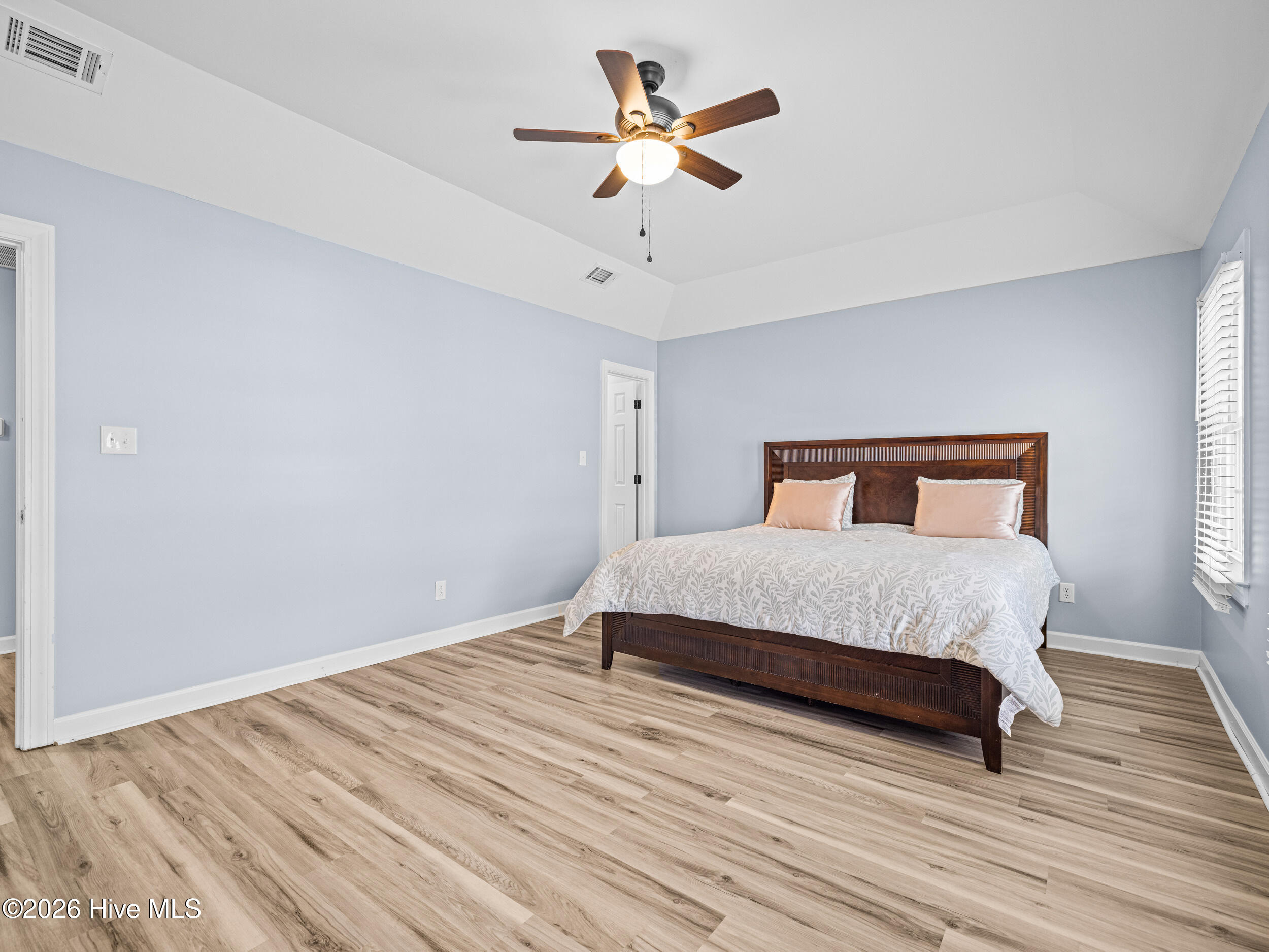 100555942 | Photo 29