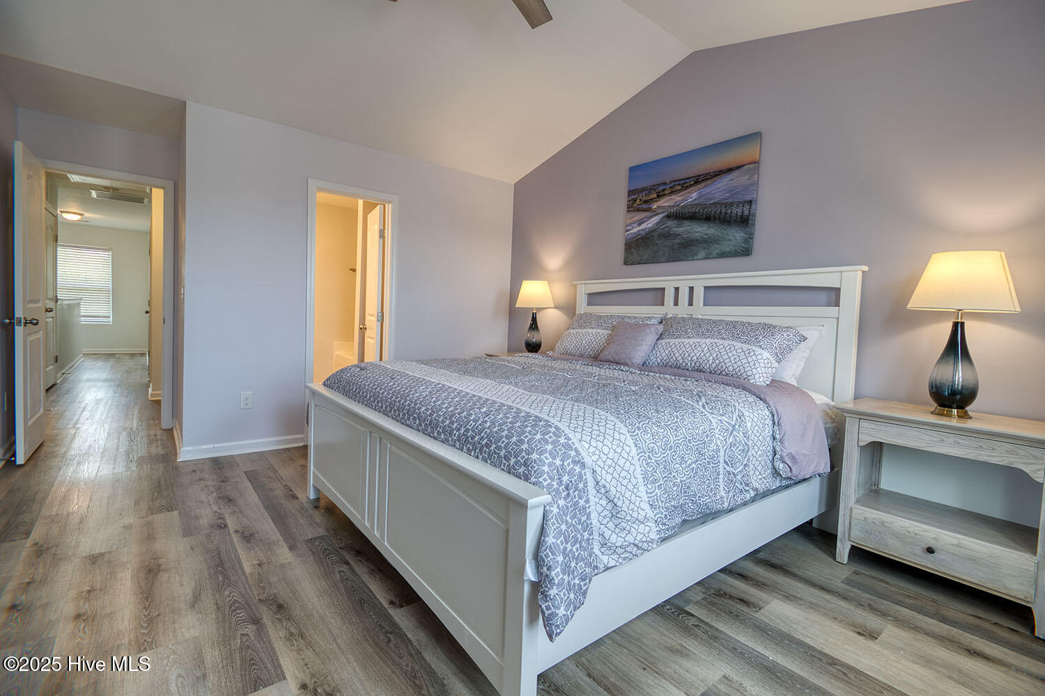 100495434 | Photo 24